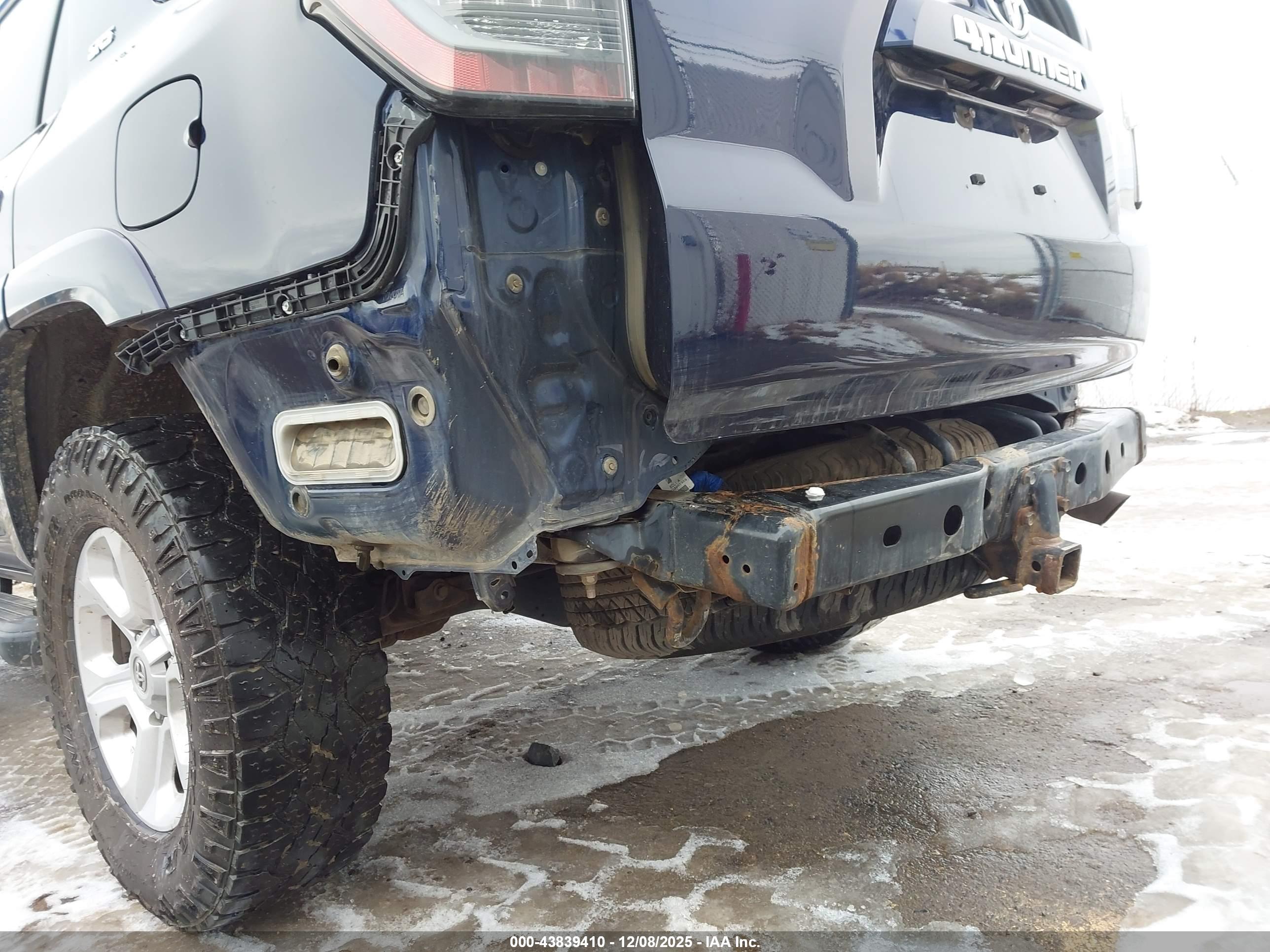 TOYOTA 4RUNNER image 6