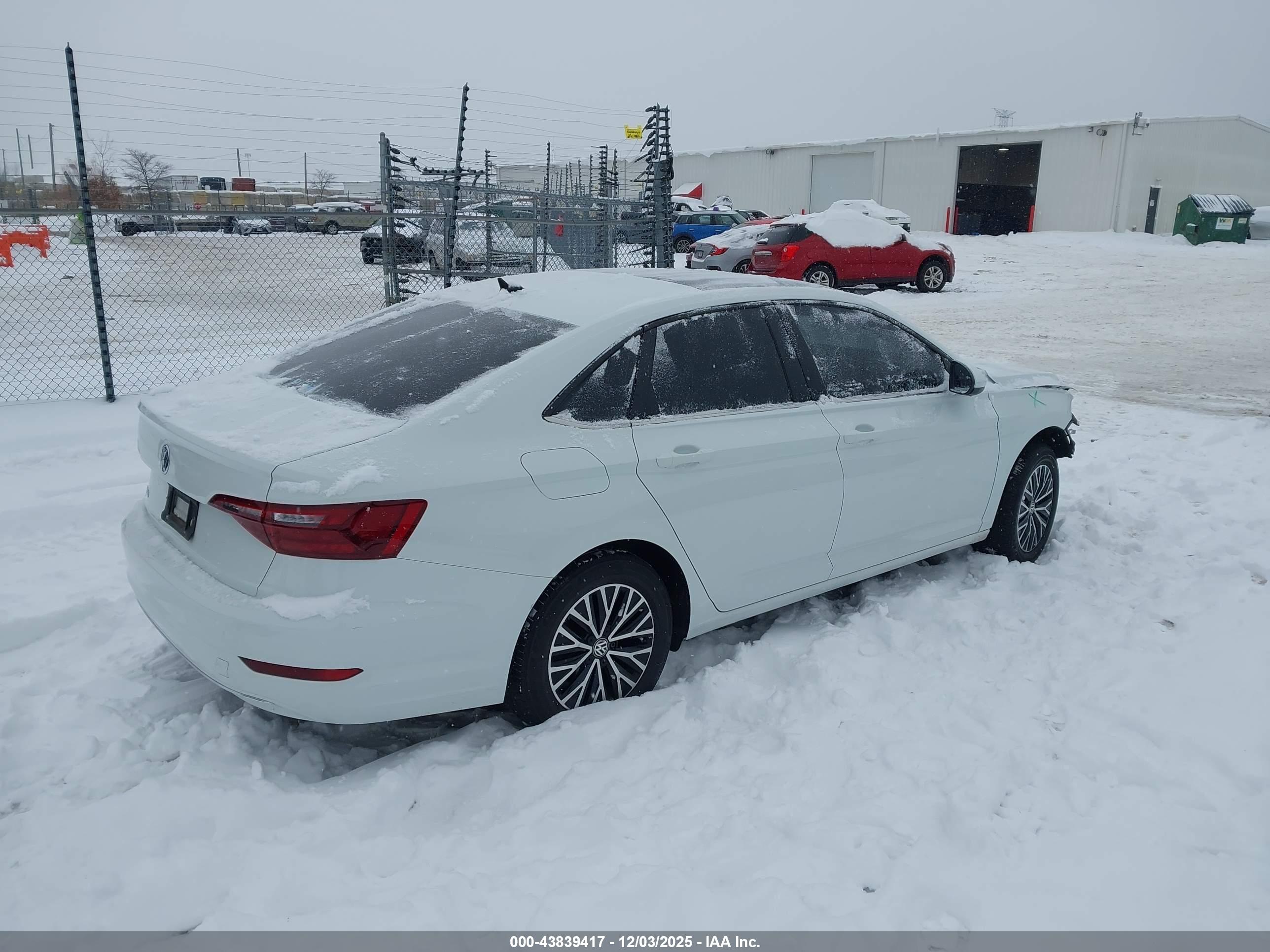 VOLKSWAGEN JETTA image 4