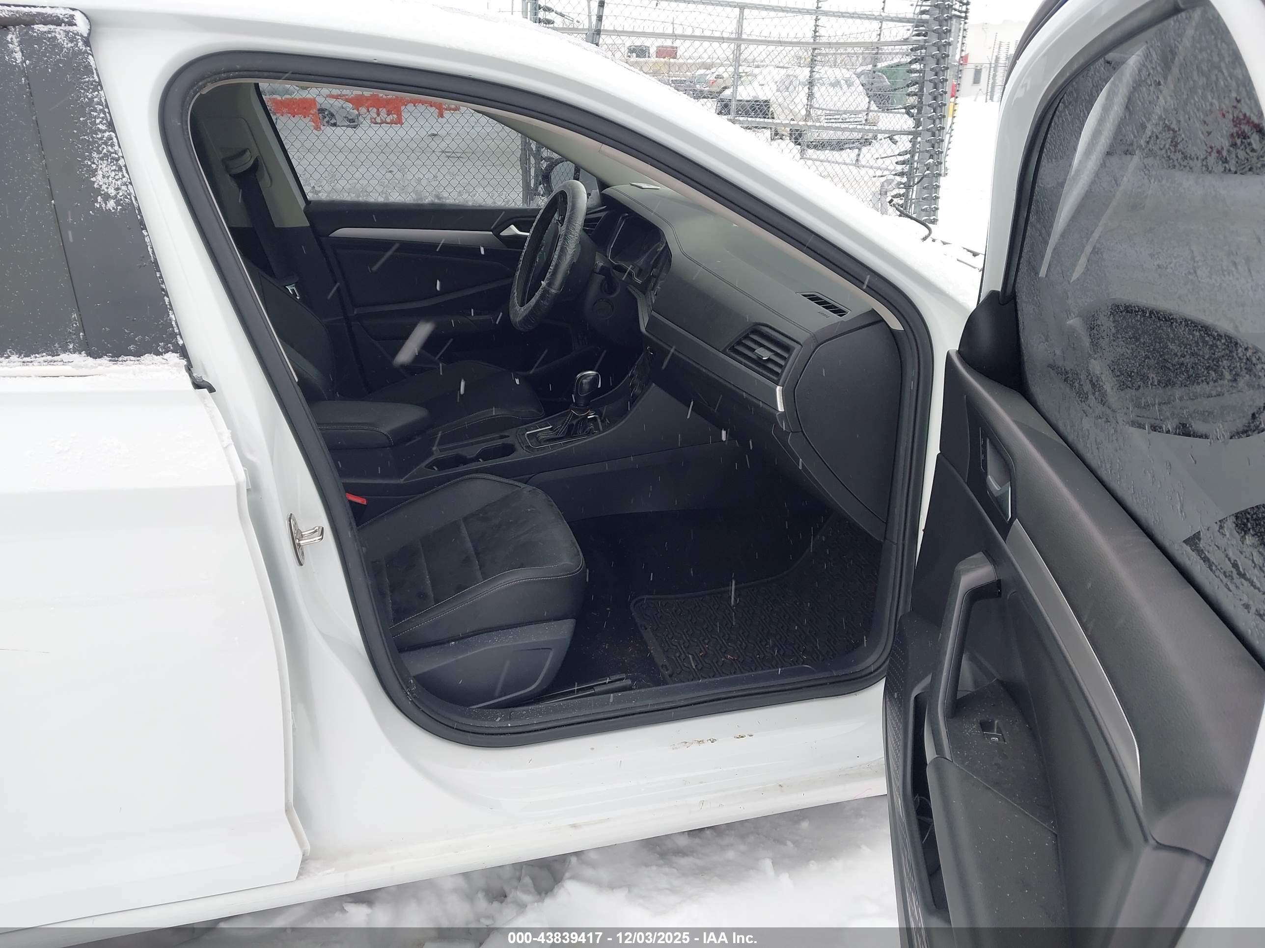 VOLKSWAGEN JETTA image 5