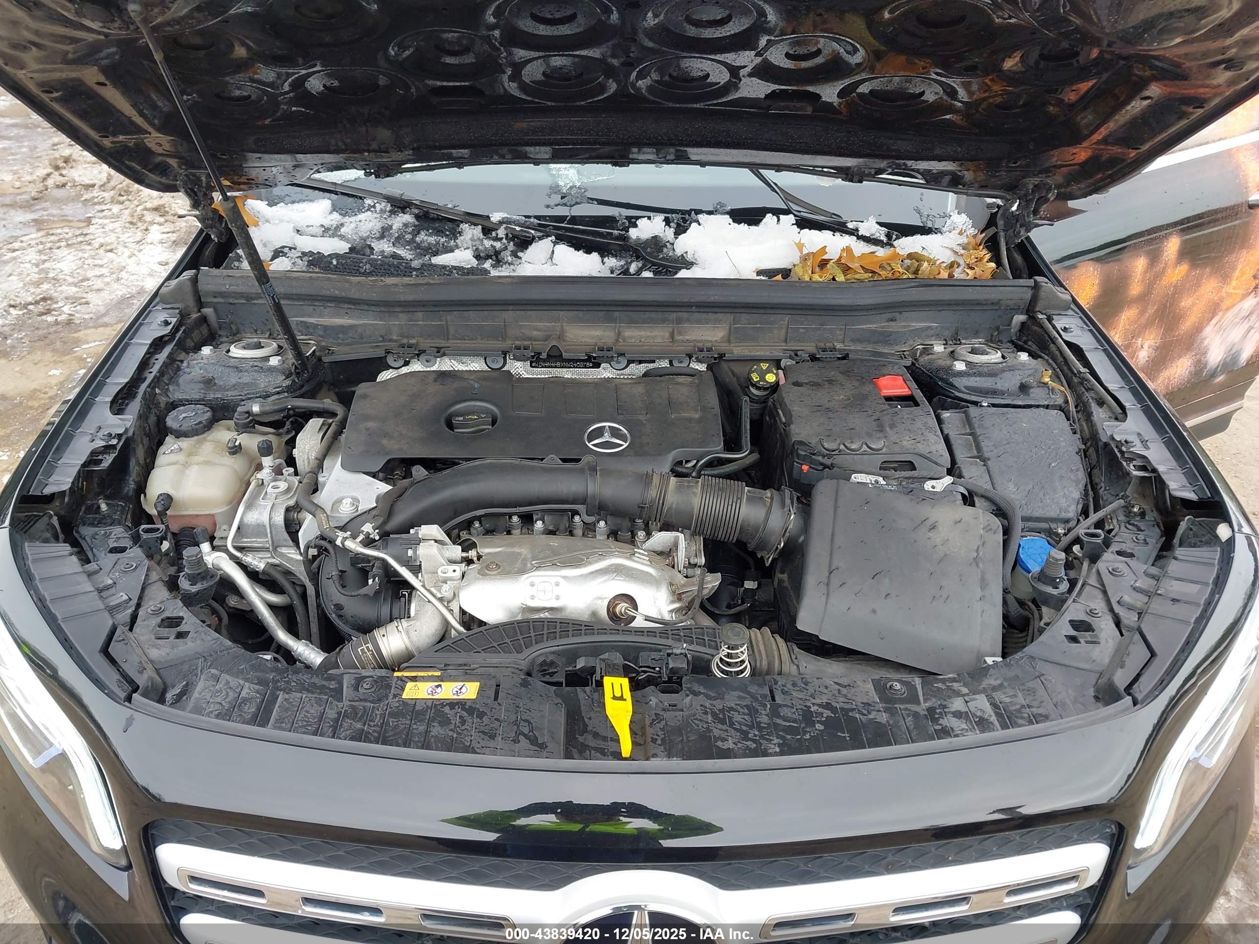 MERCEDES-BENZ GLB image 10