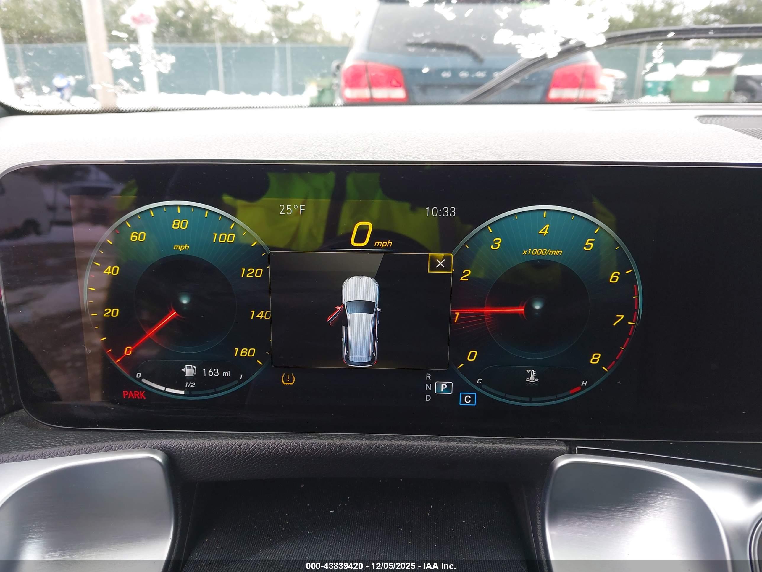 MERCEDES-BENZ GLB image 7