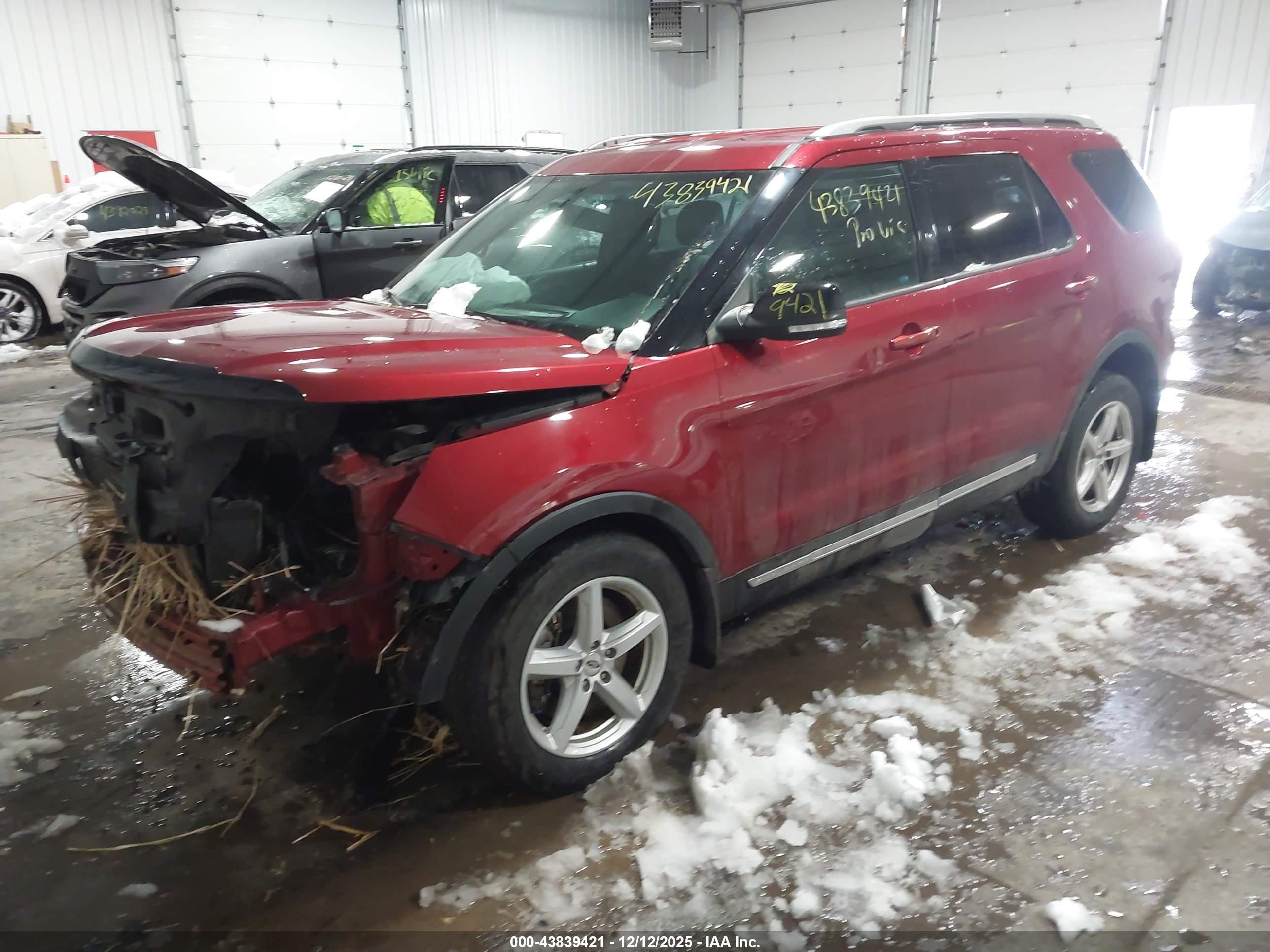 FORD EXPLORER image 2