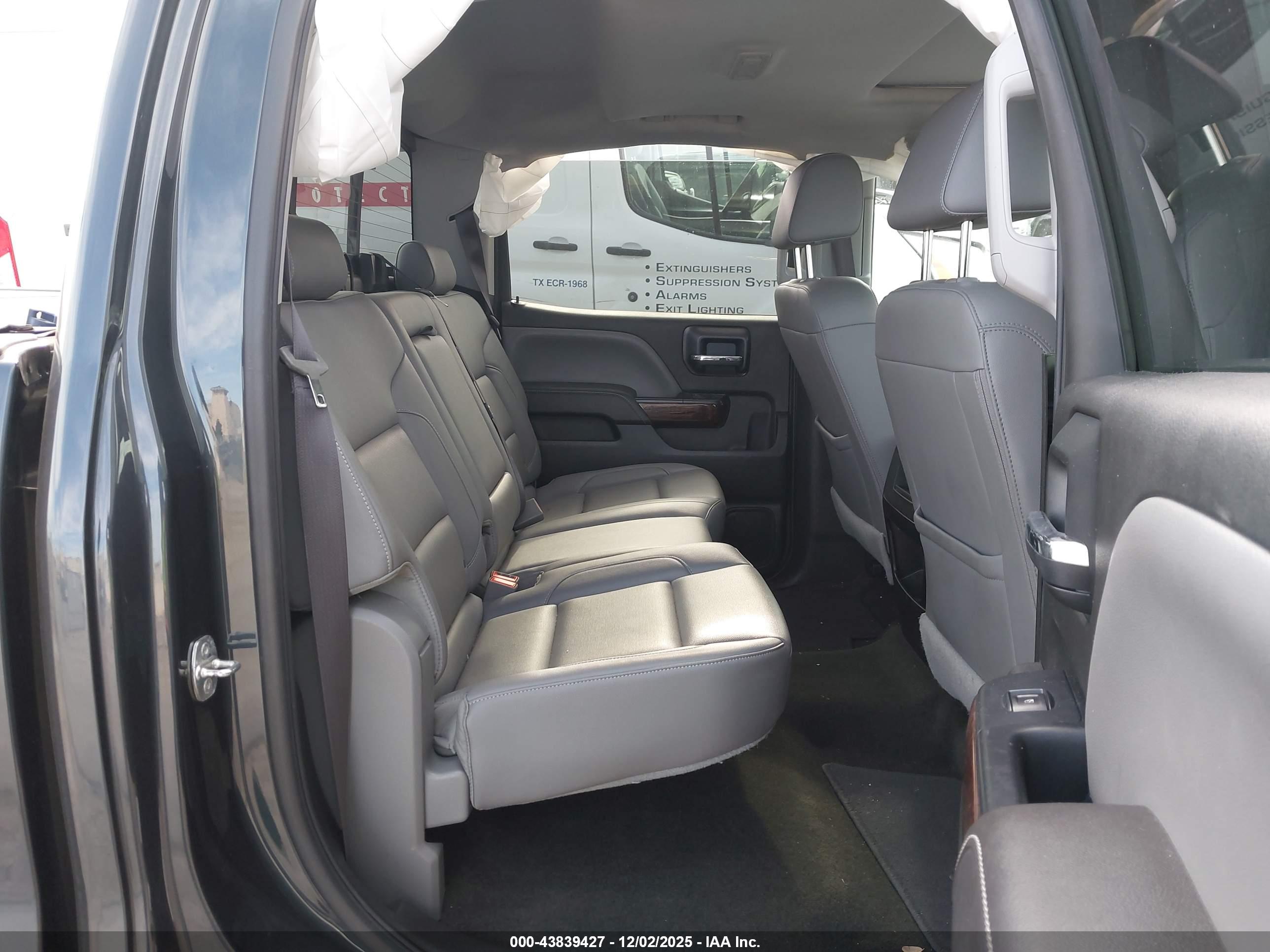 GMC SIERRA image 8