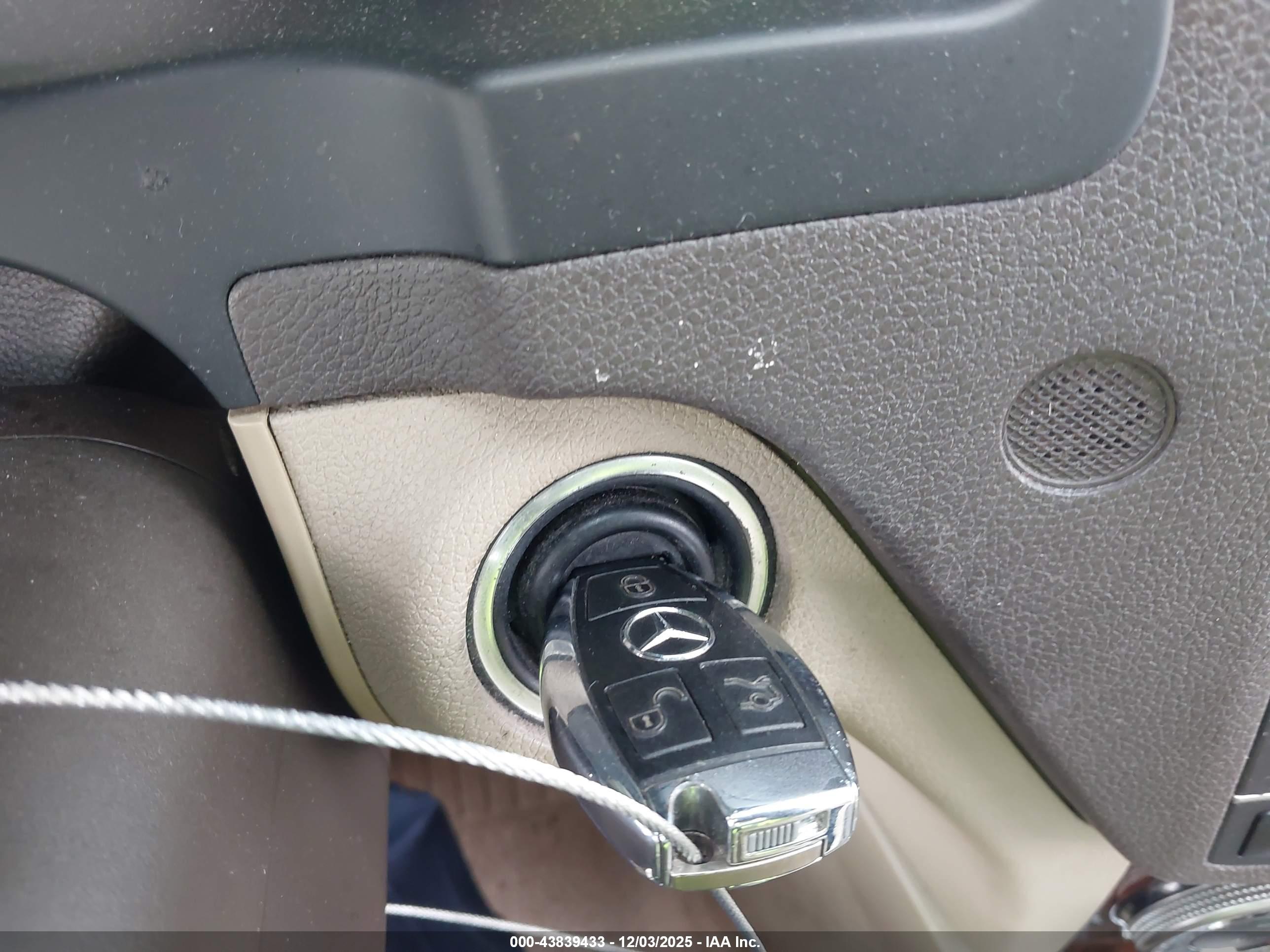 MERCEDES-BENZ C image 11