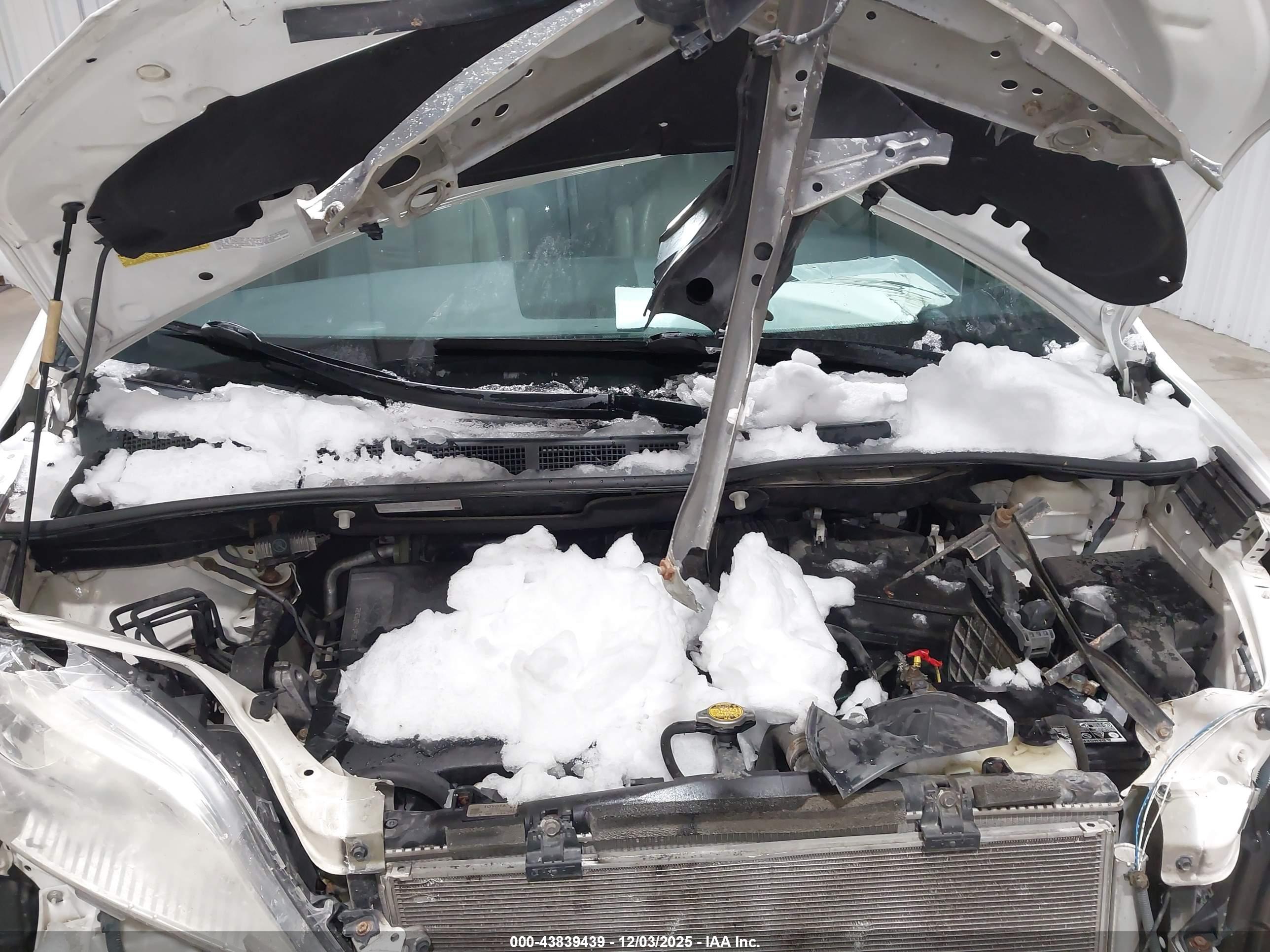 TOYOTA SIENNA image 10