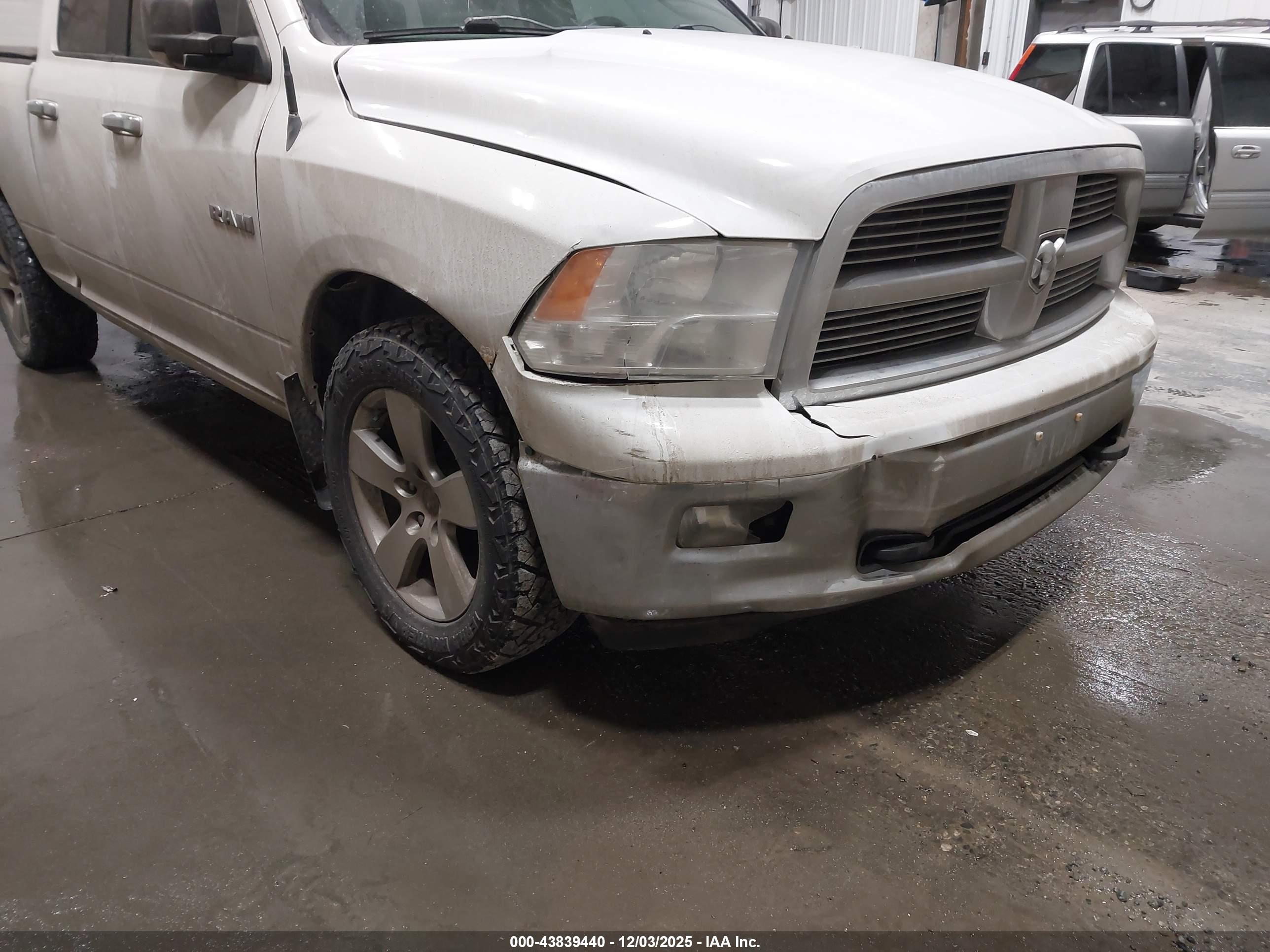 DODGE RAM image 6