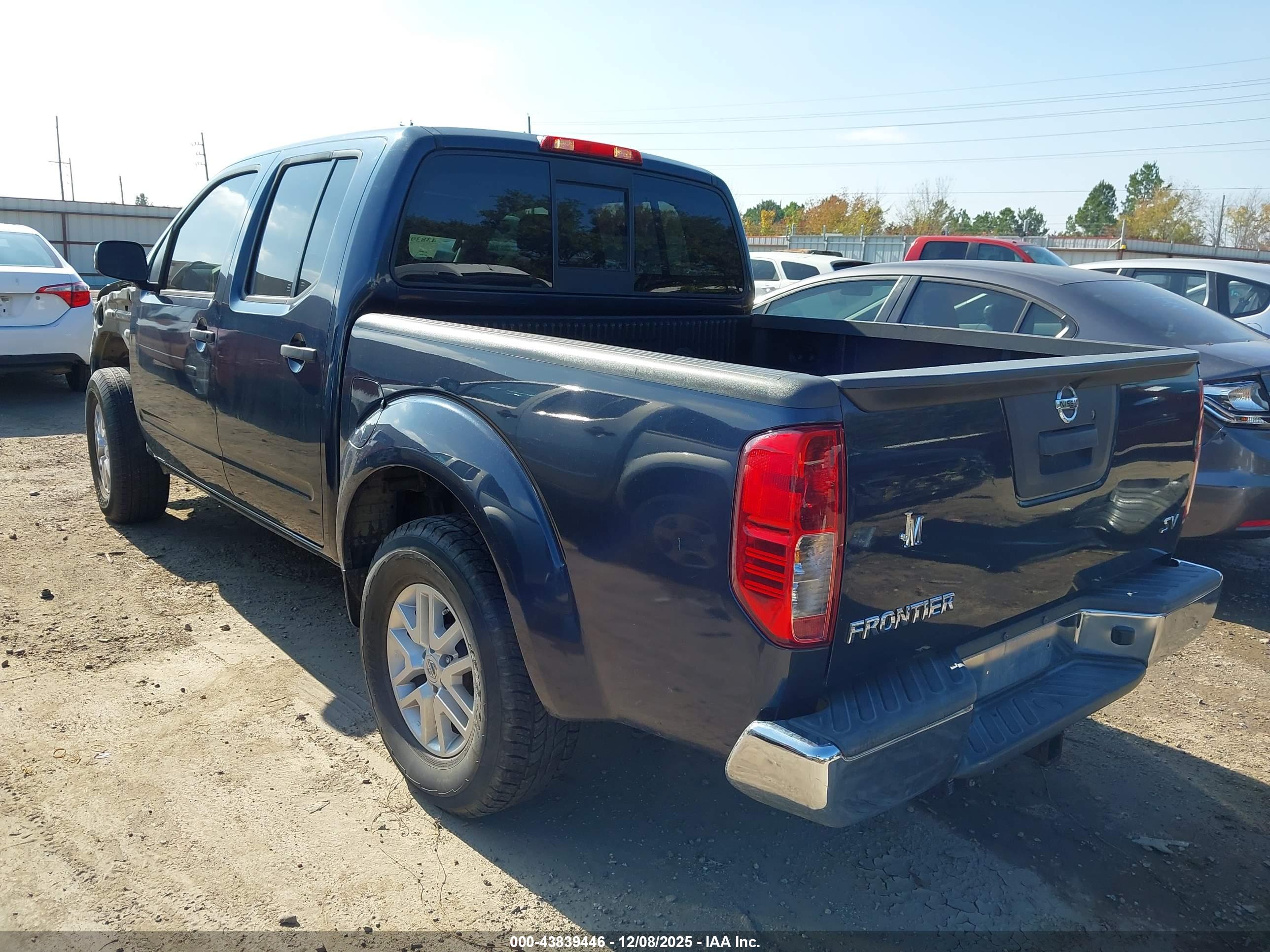 NISSAN FRONTIER image 3