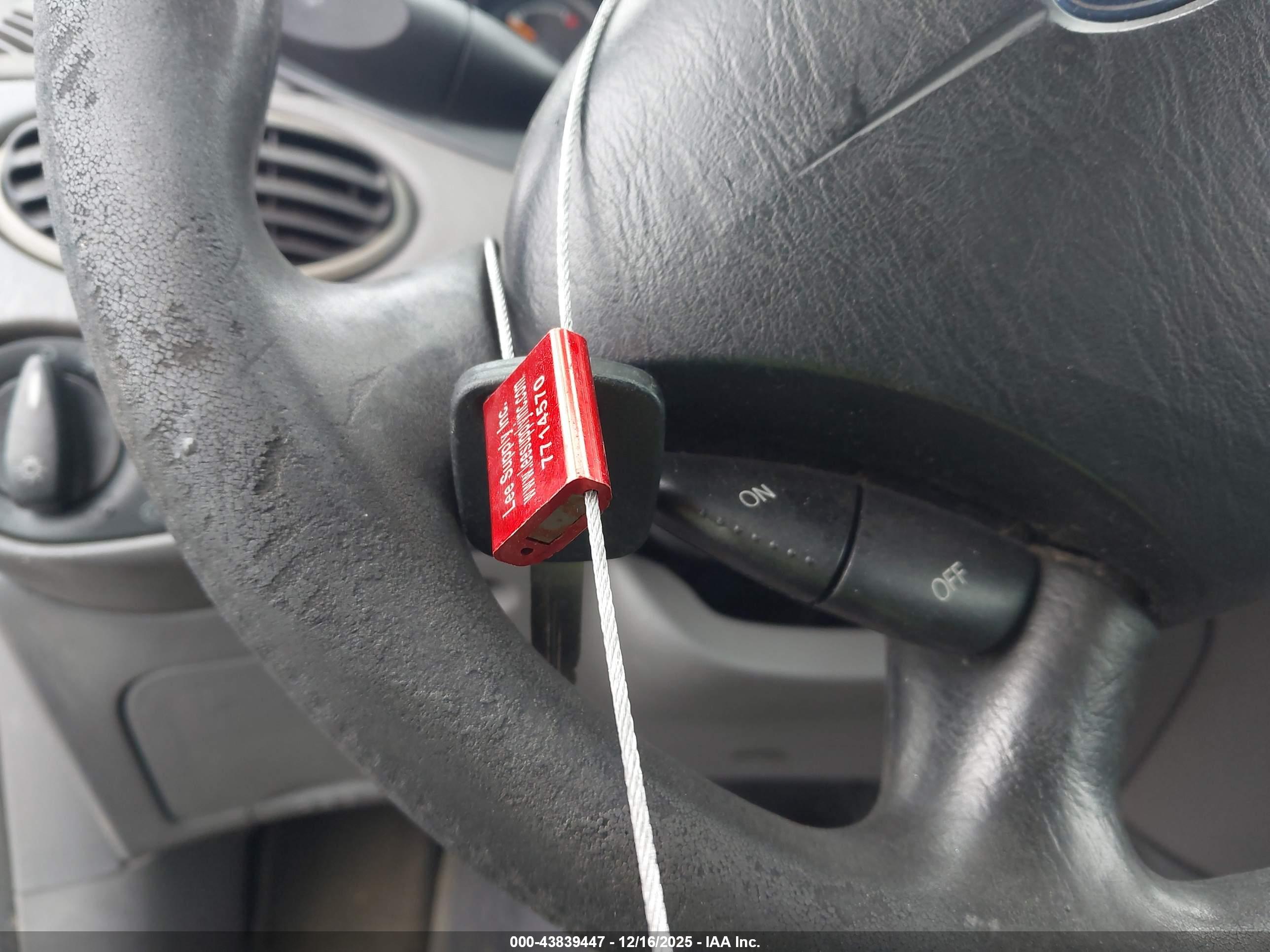 FORD FOCUS image 11