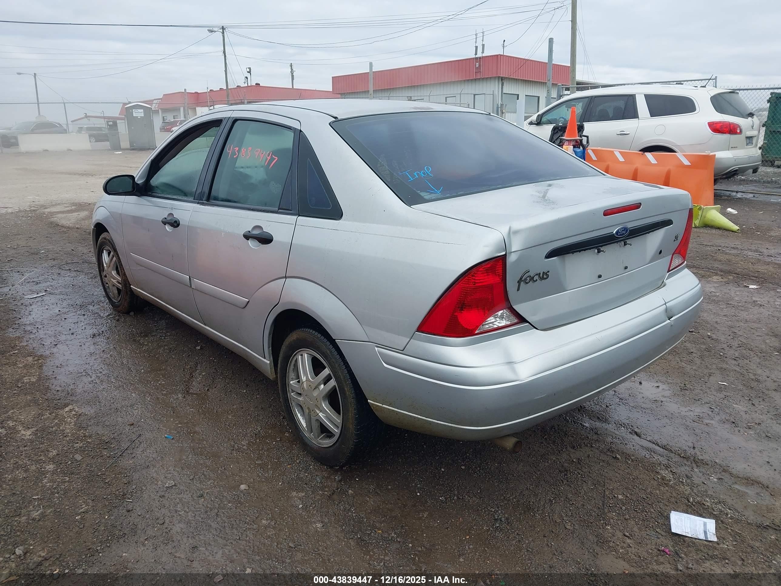 FORD FOCUS image 3