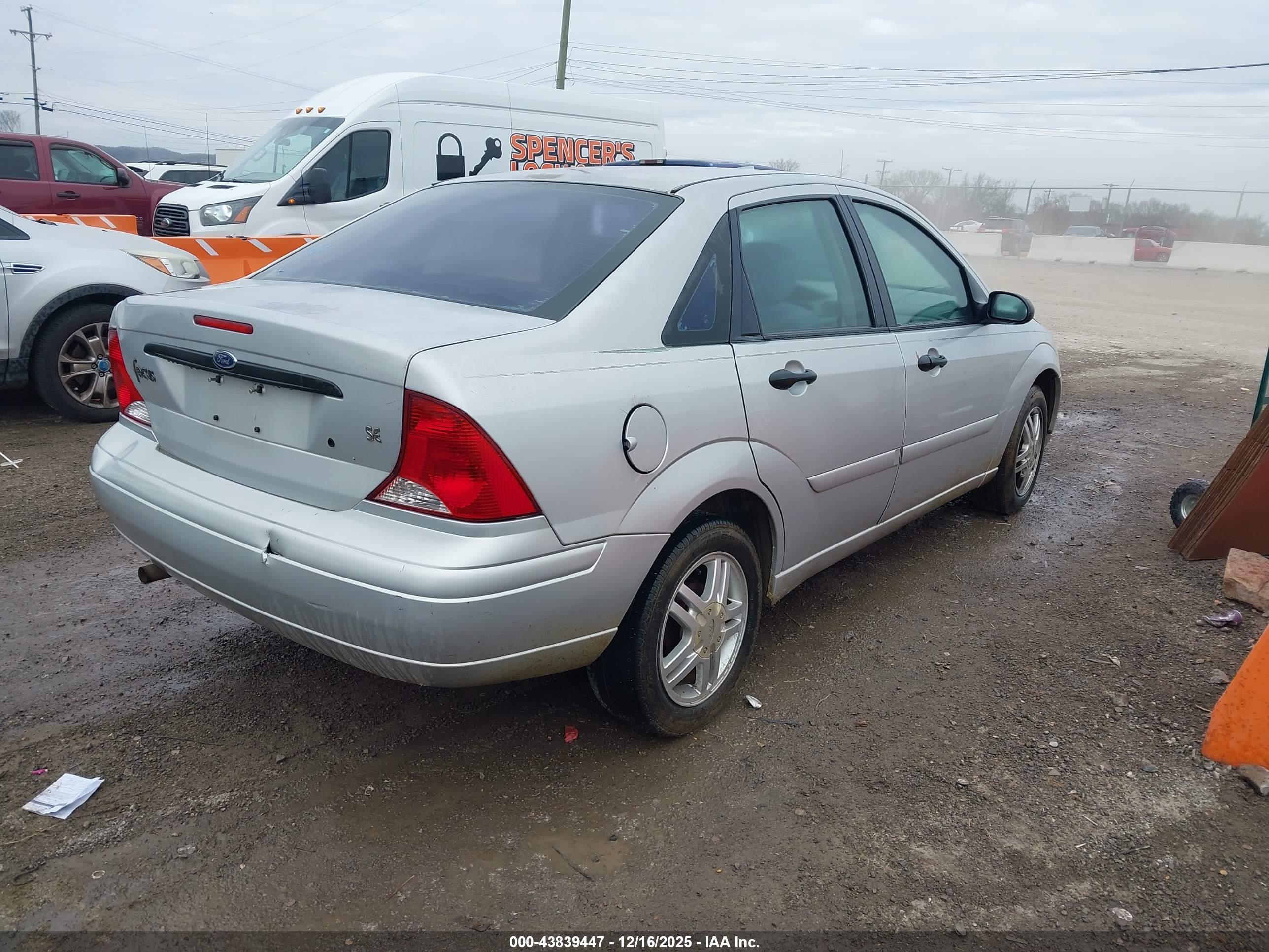 FORD FOCUS image 4