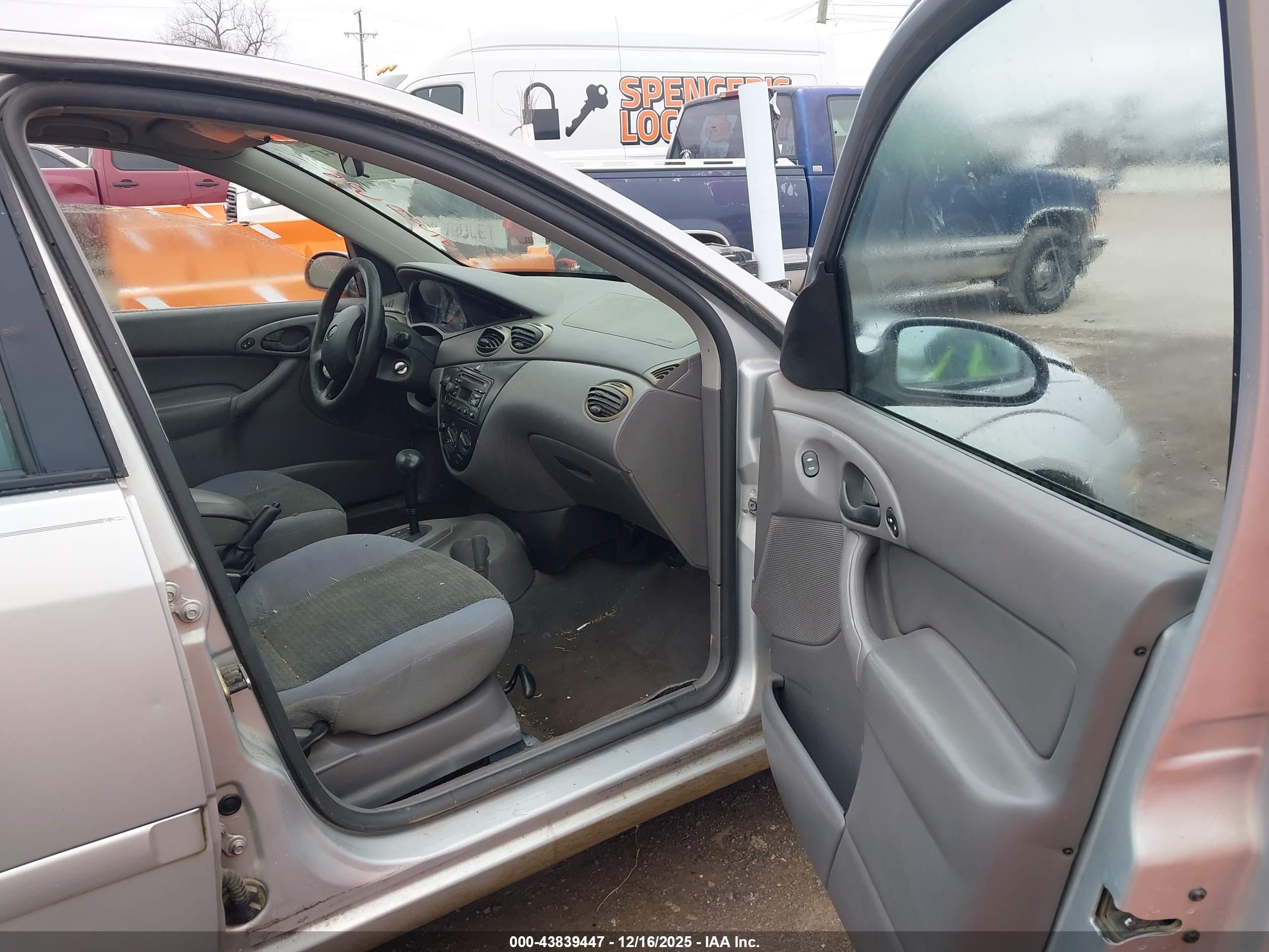 FORD FOCUS image 5