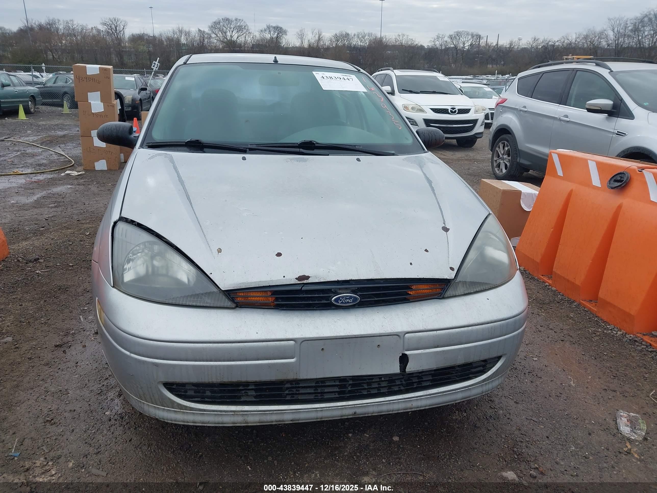 FORD FOCUS image 6