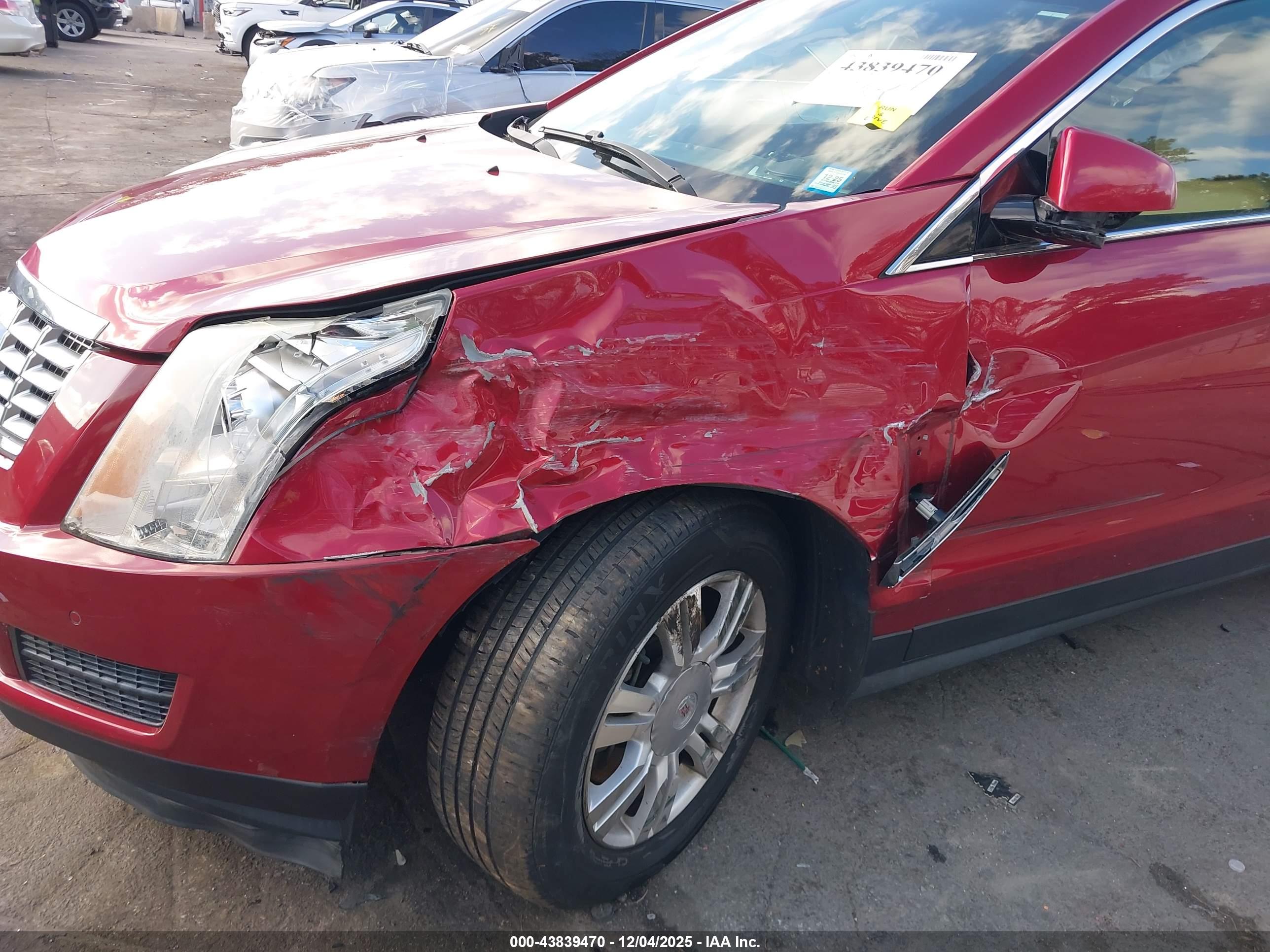 CADILLAC SRX image 6