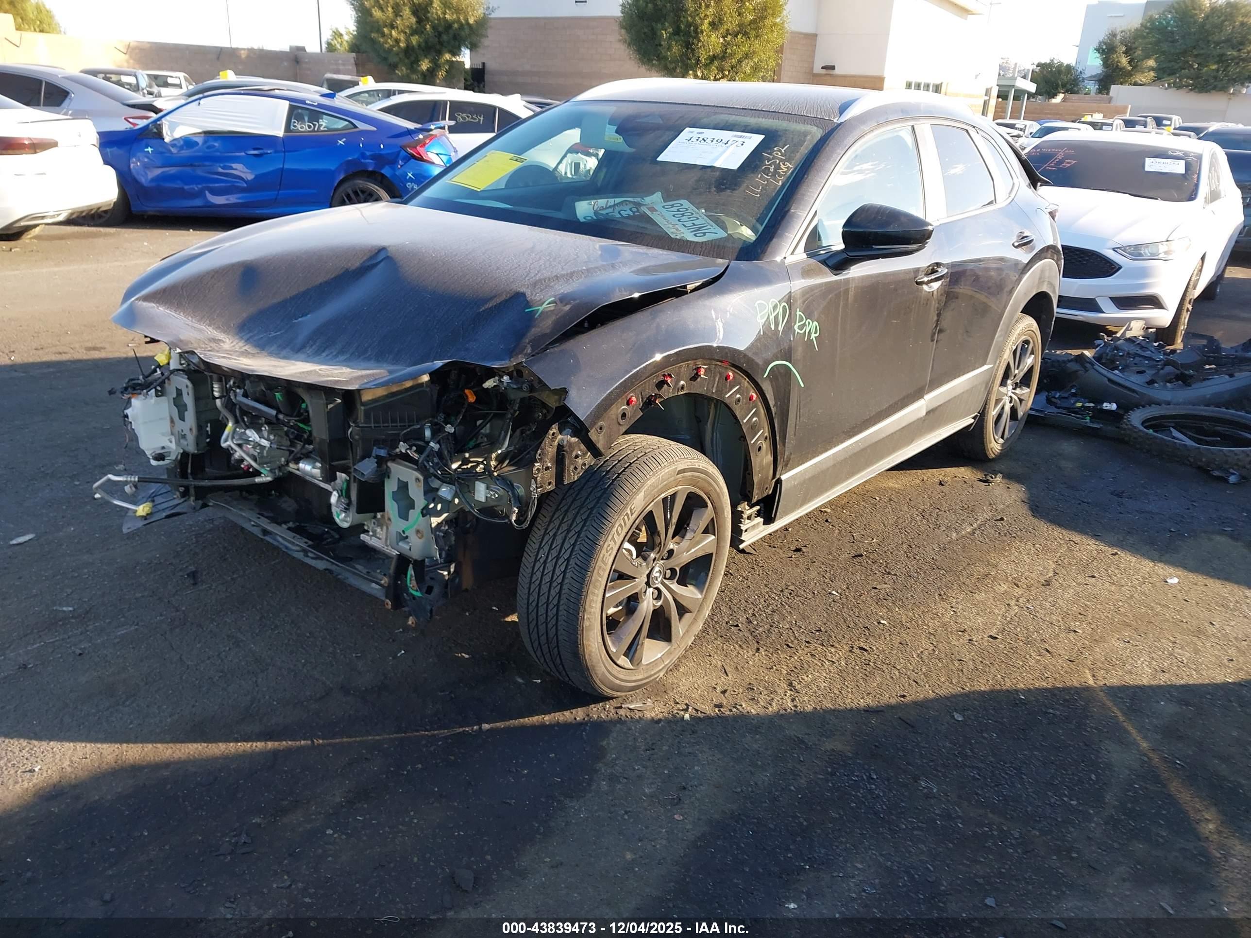 MAZDA CX-30 image 2