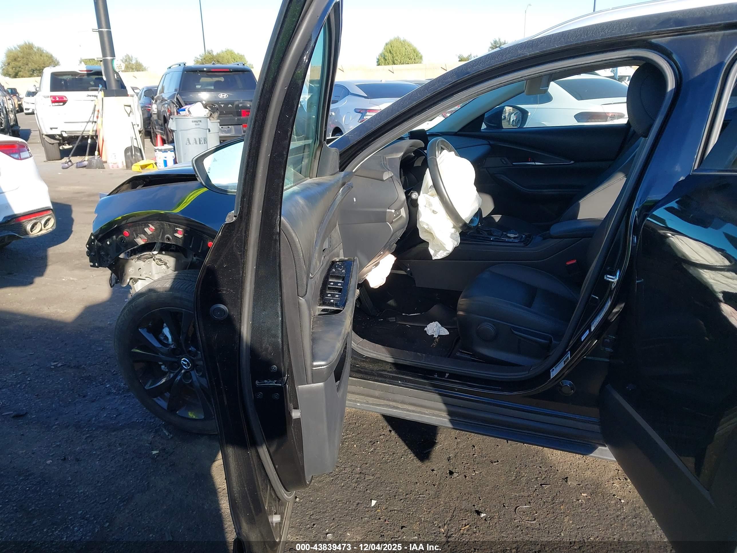 MAZDA CX-30 image 5