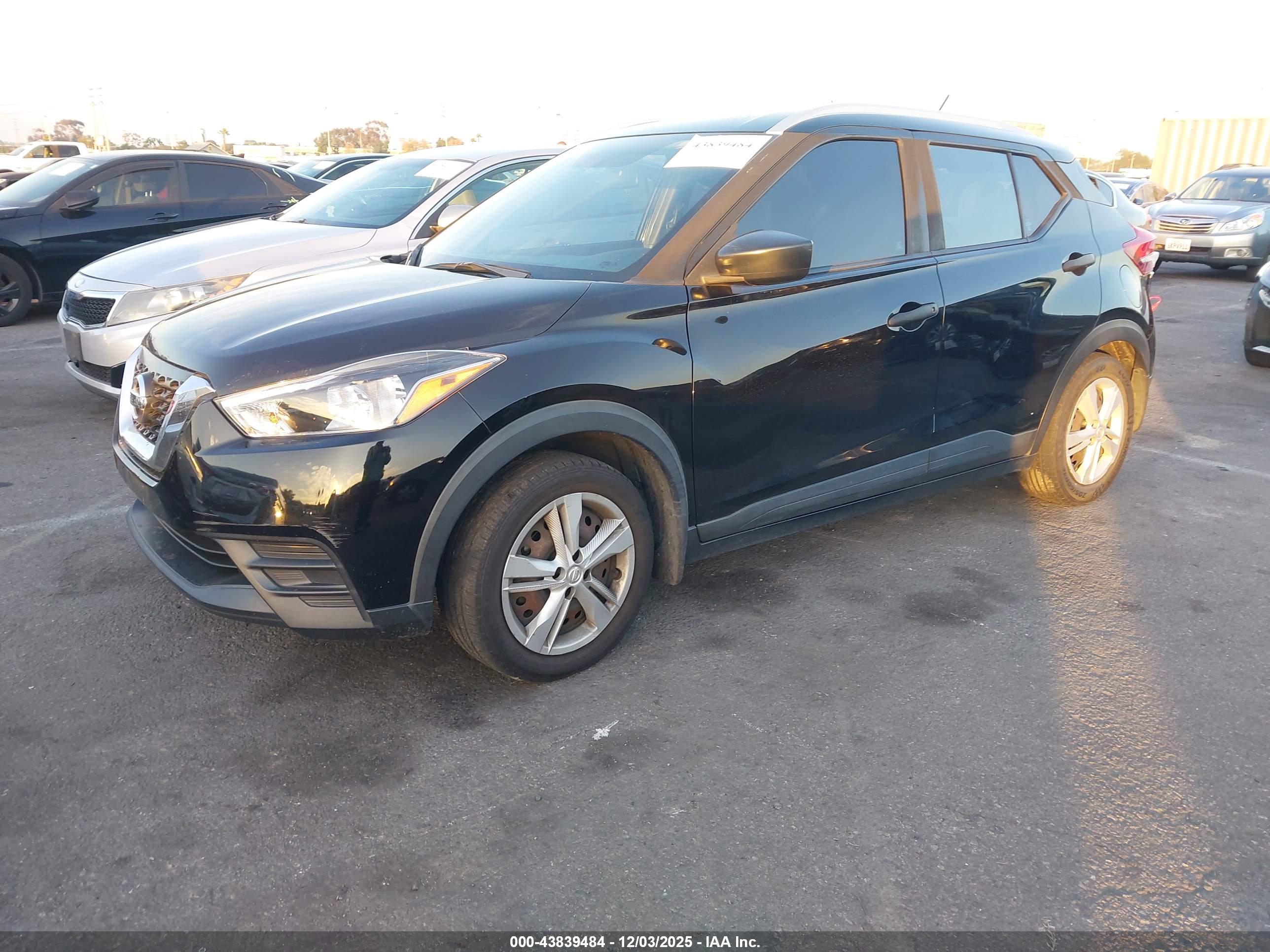 NISSAN KICKS image 2