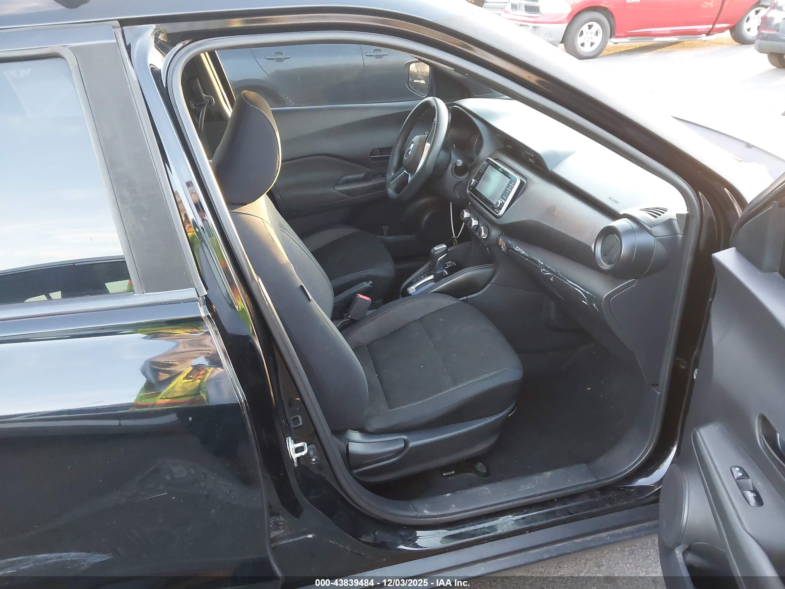 NISSAN KICKS image 5