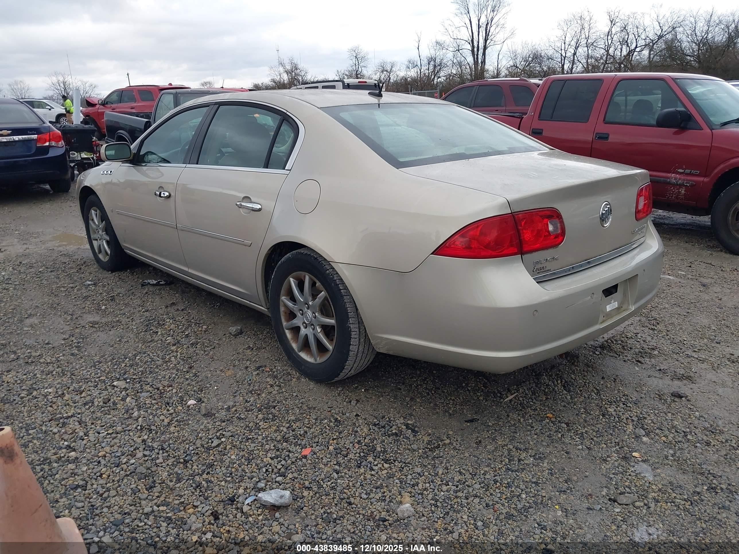 BUICK LUCERNE image 3