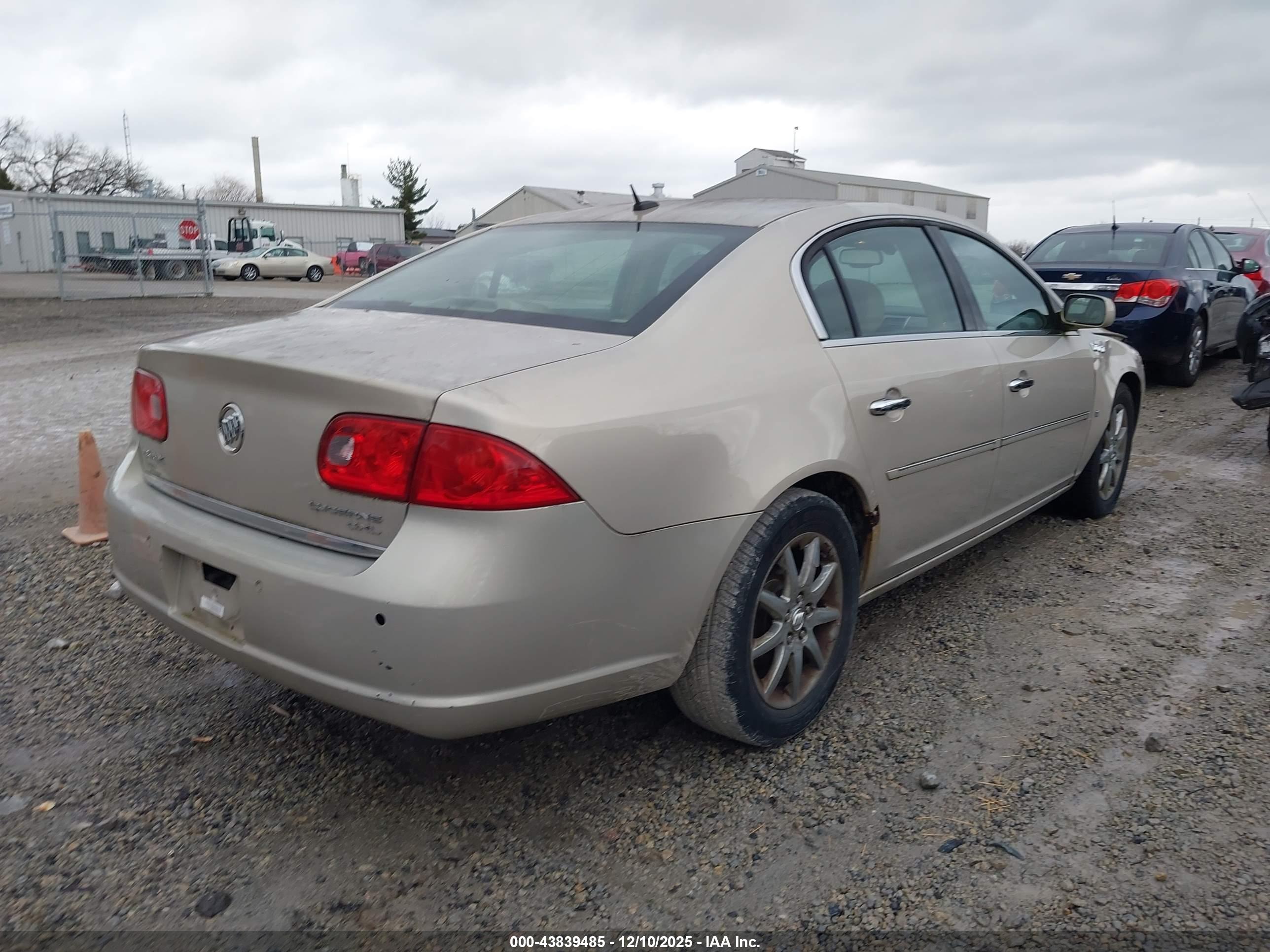 BUICK LUCERNE image 4