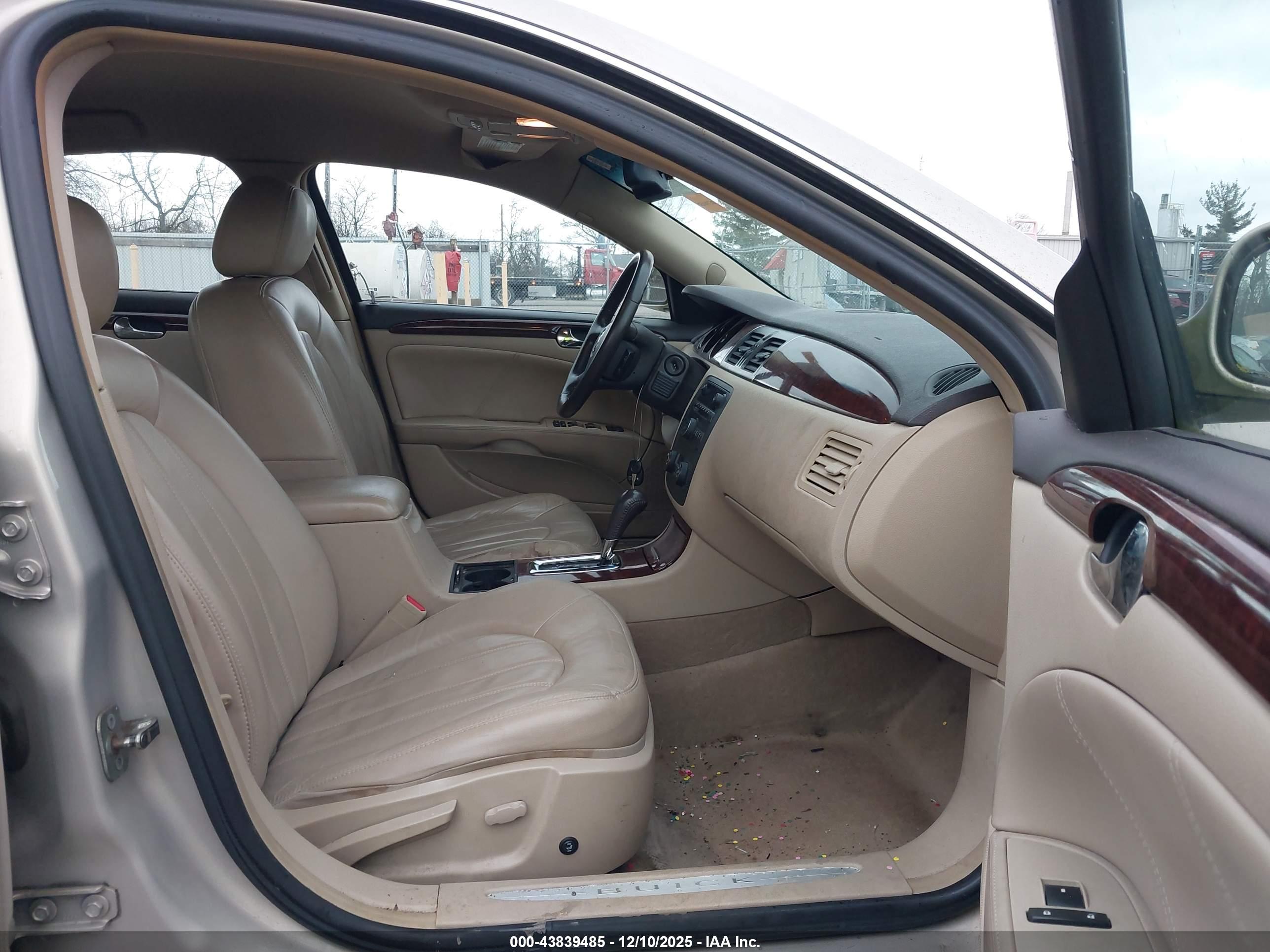 BUICK LUCERNE image 5