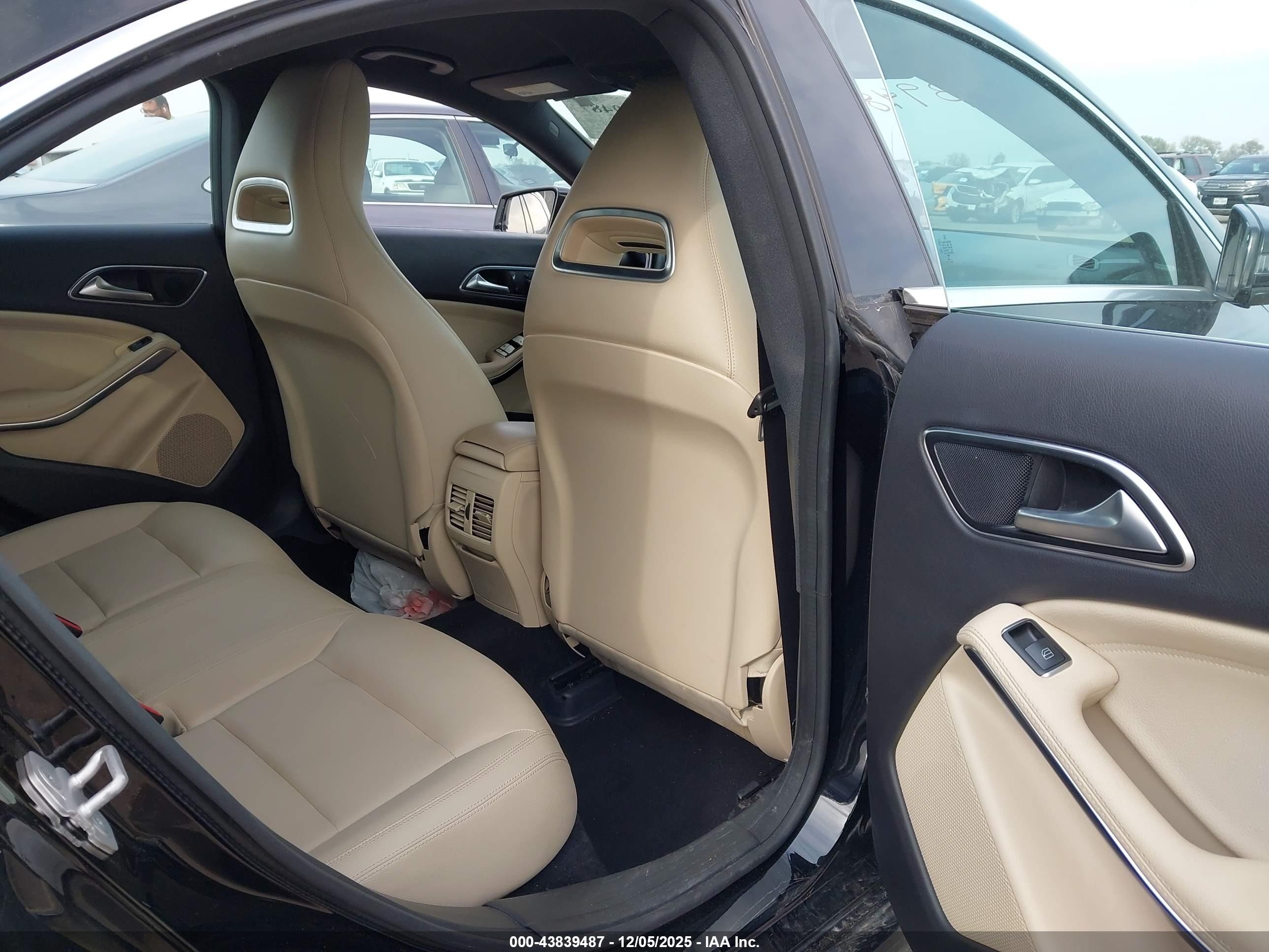 MERCEDES-BENZ CLA image 8