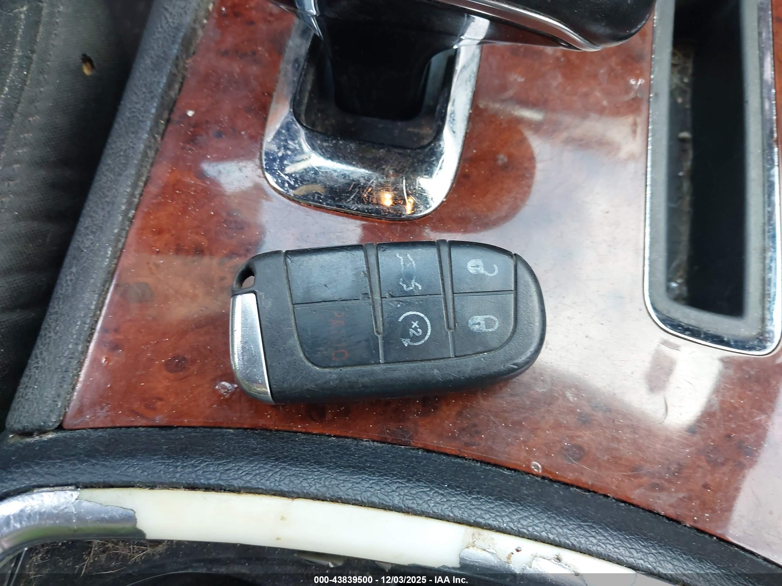 CHRYSLER 300 image 11