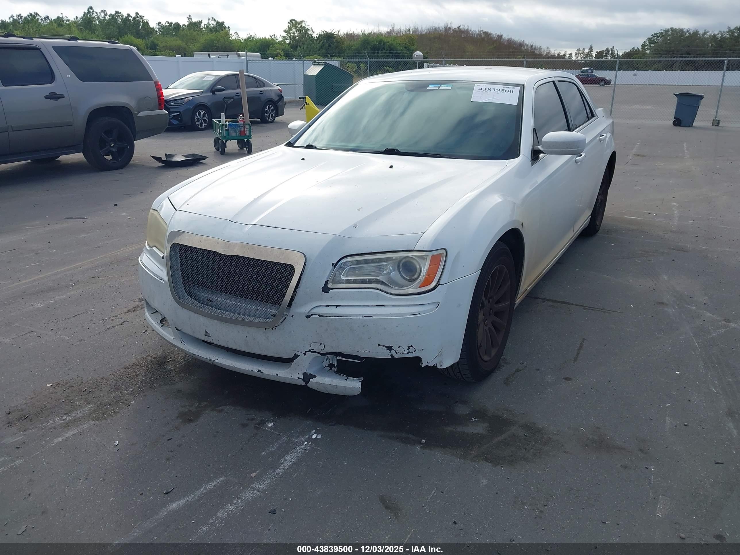 CHRYSLER 300 image 2