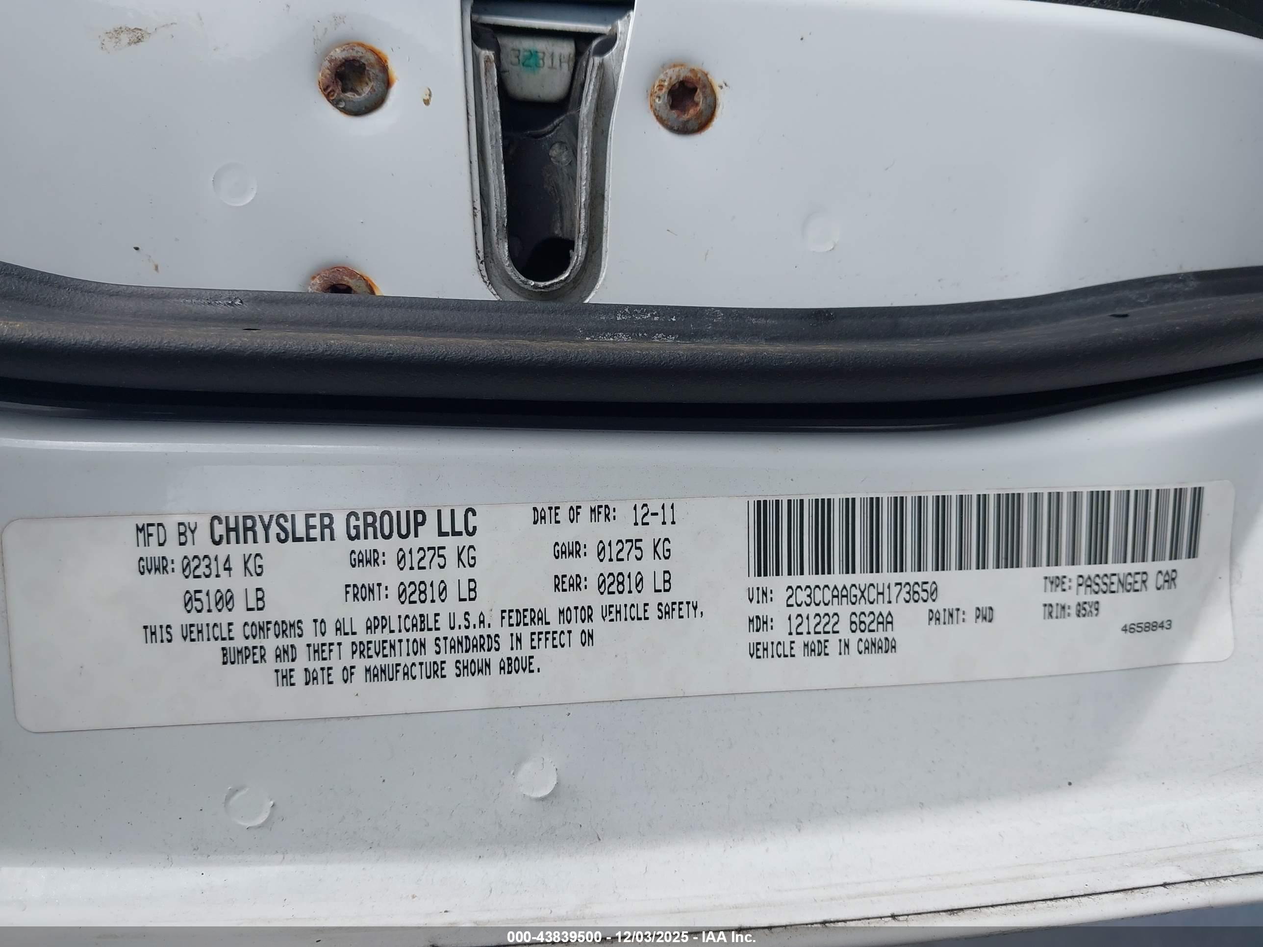 CHRYSLER 300 image 9