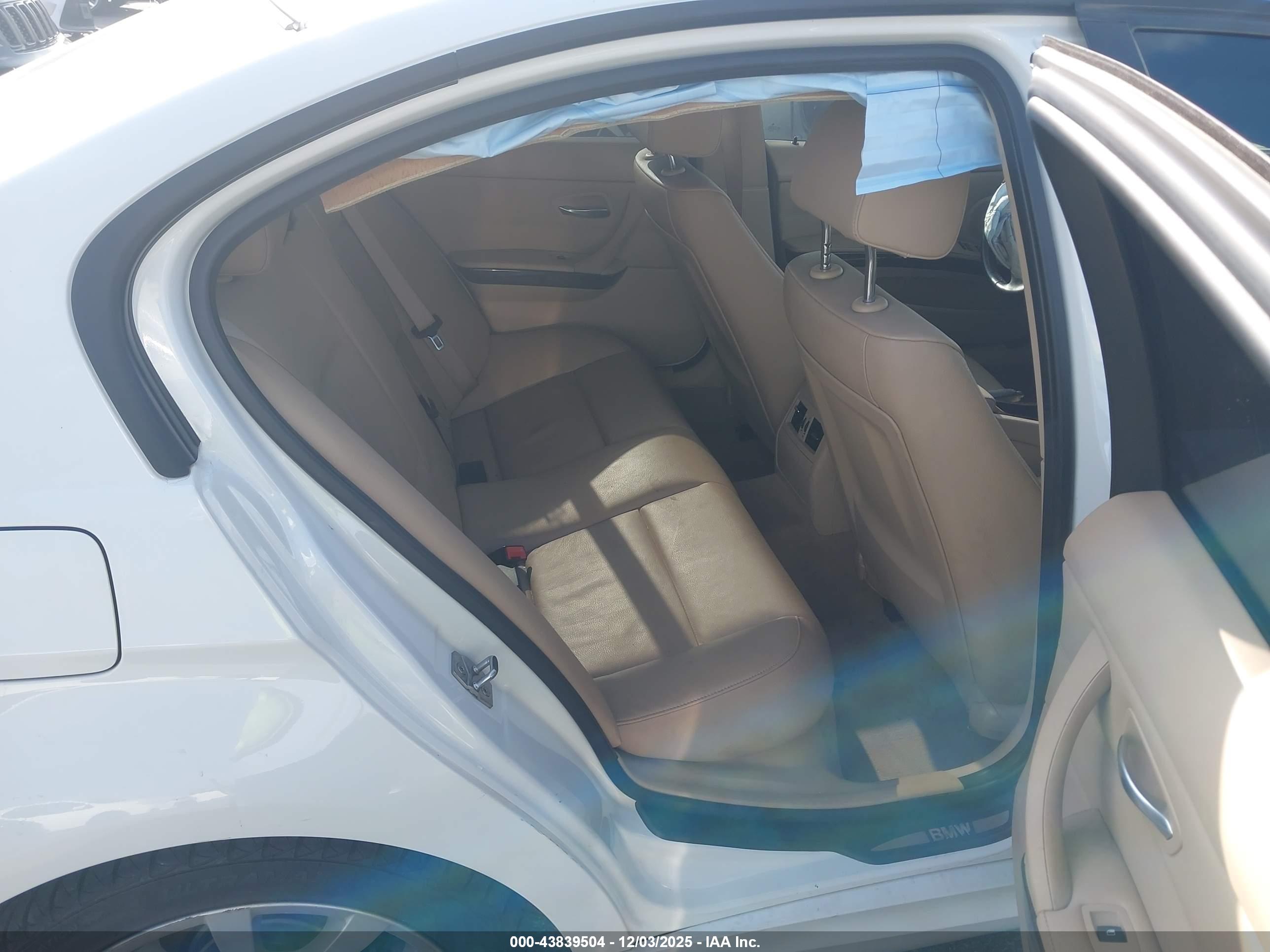 BMW 328I image 8