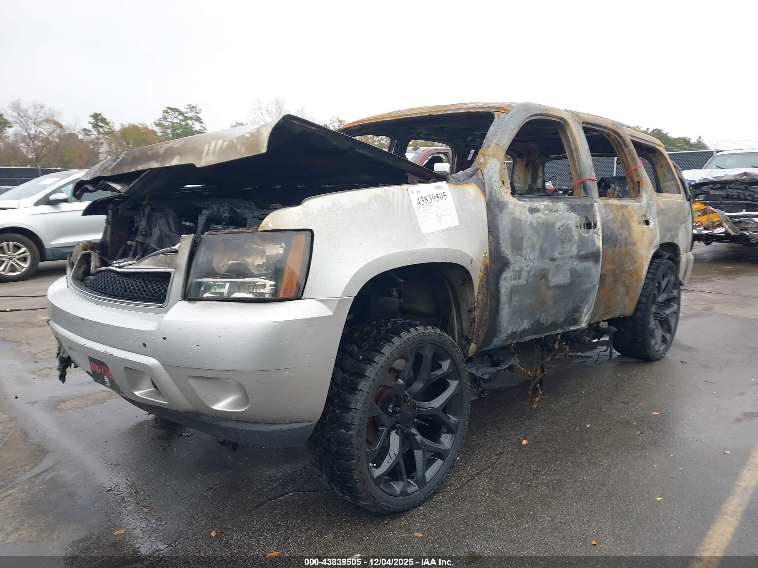 CHEVROLET TAHOE image 2