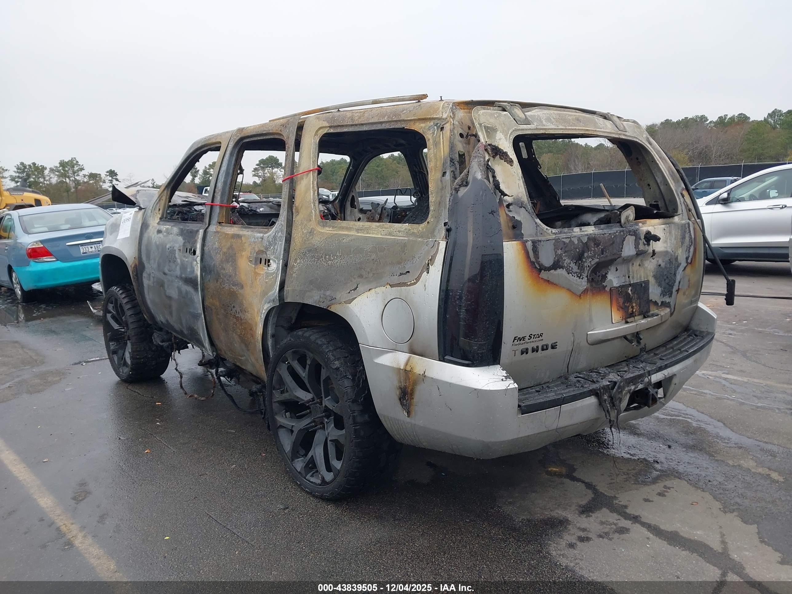 CHEVROLET TAHOE image 3