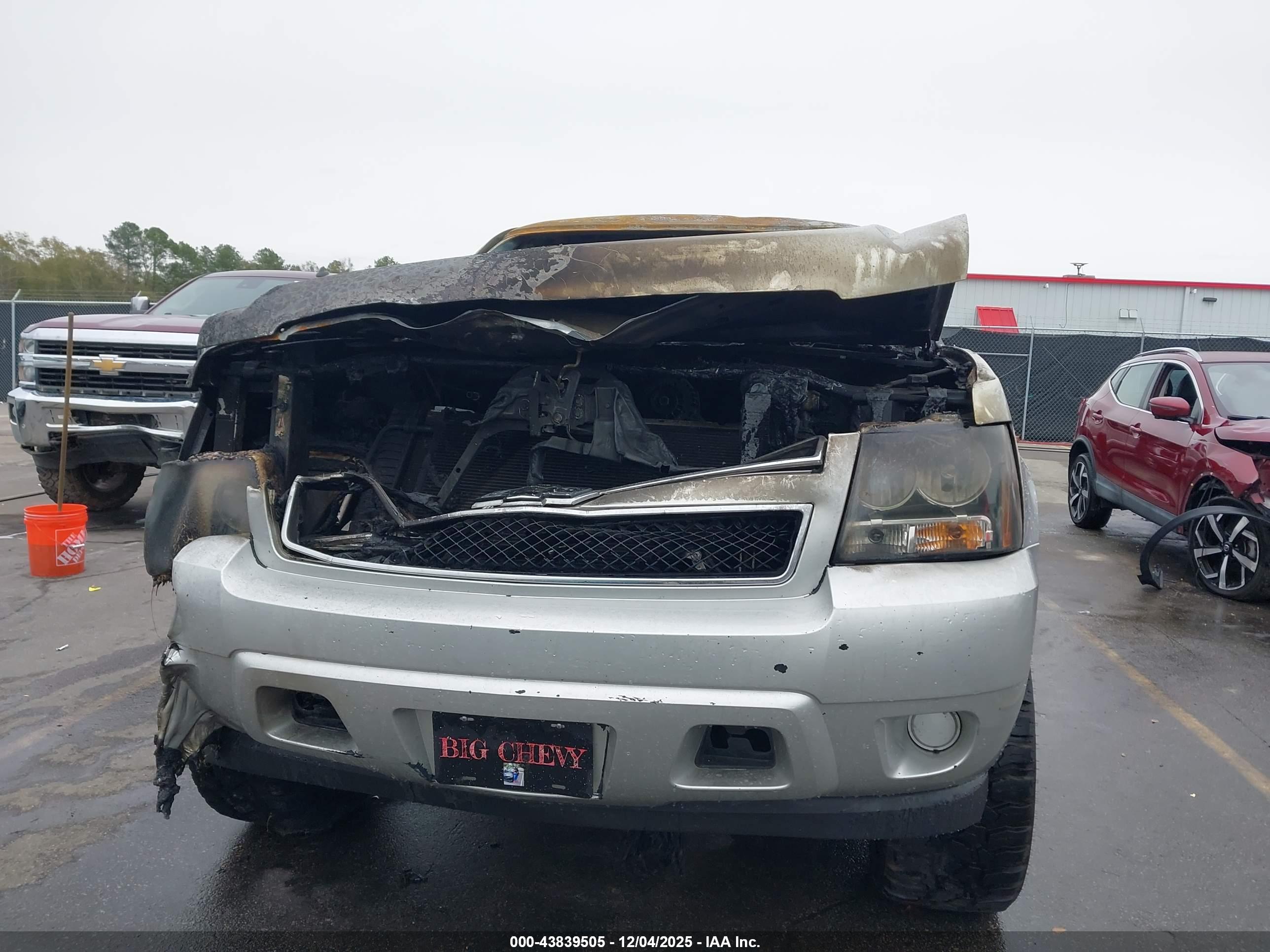CHEVROLET TAHOE image 6