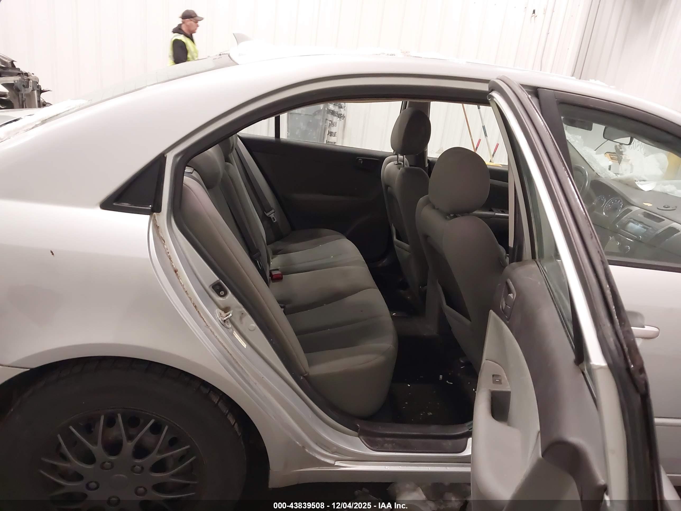 HYUNDAI SONATA image 8