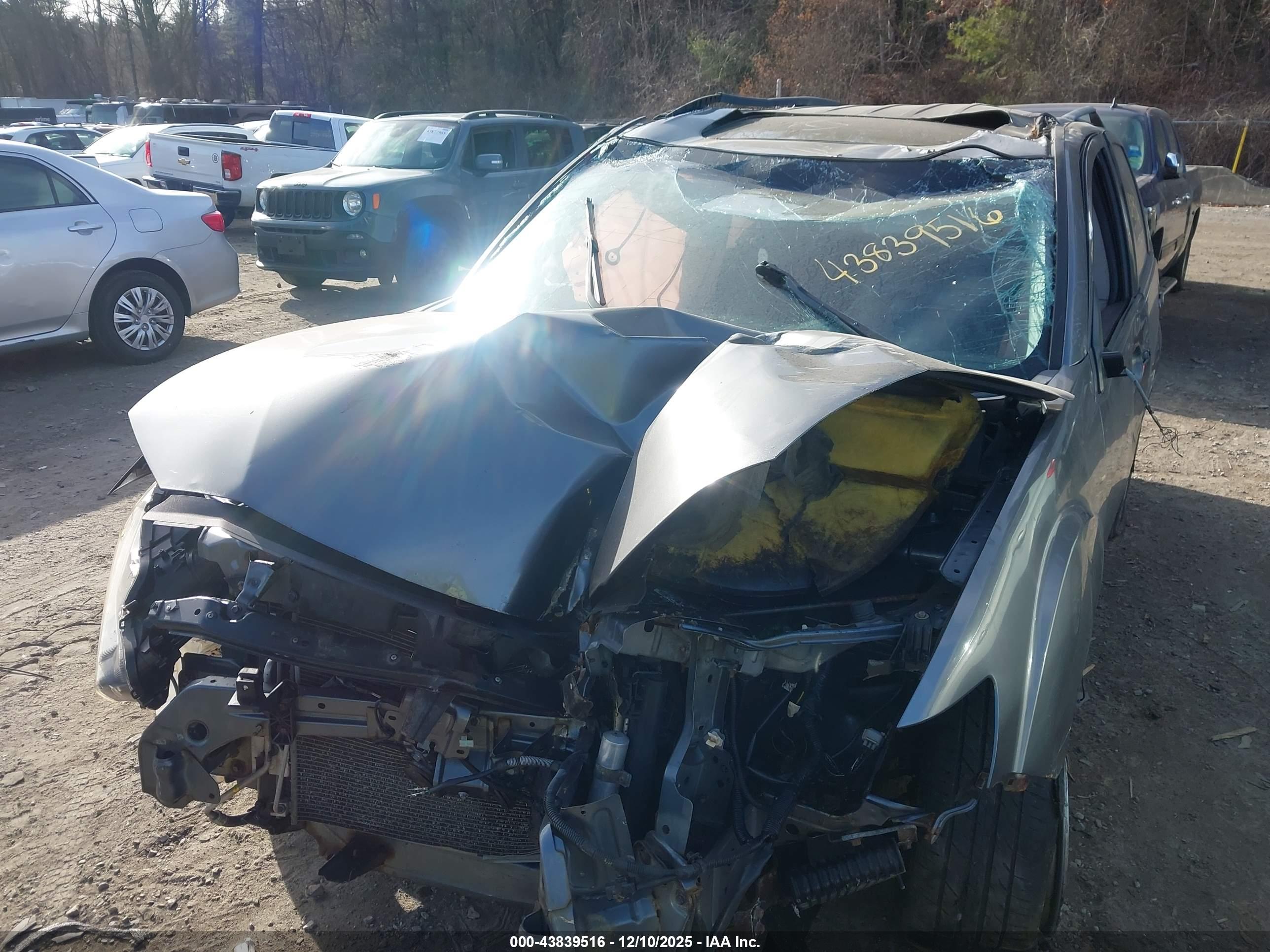 MITSUBISHI OUTLANDER image 6