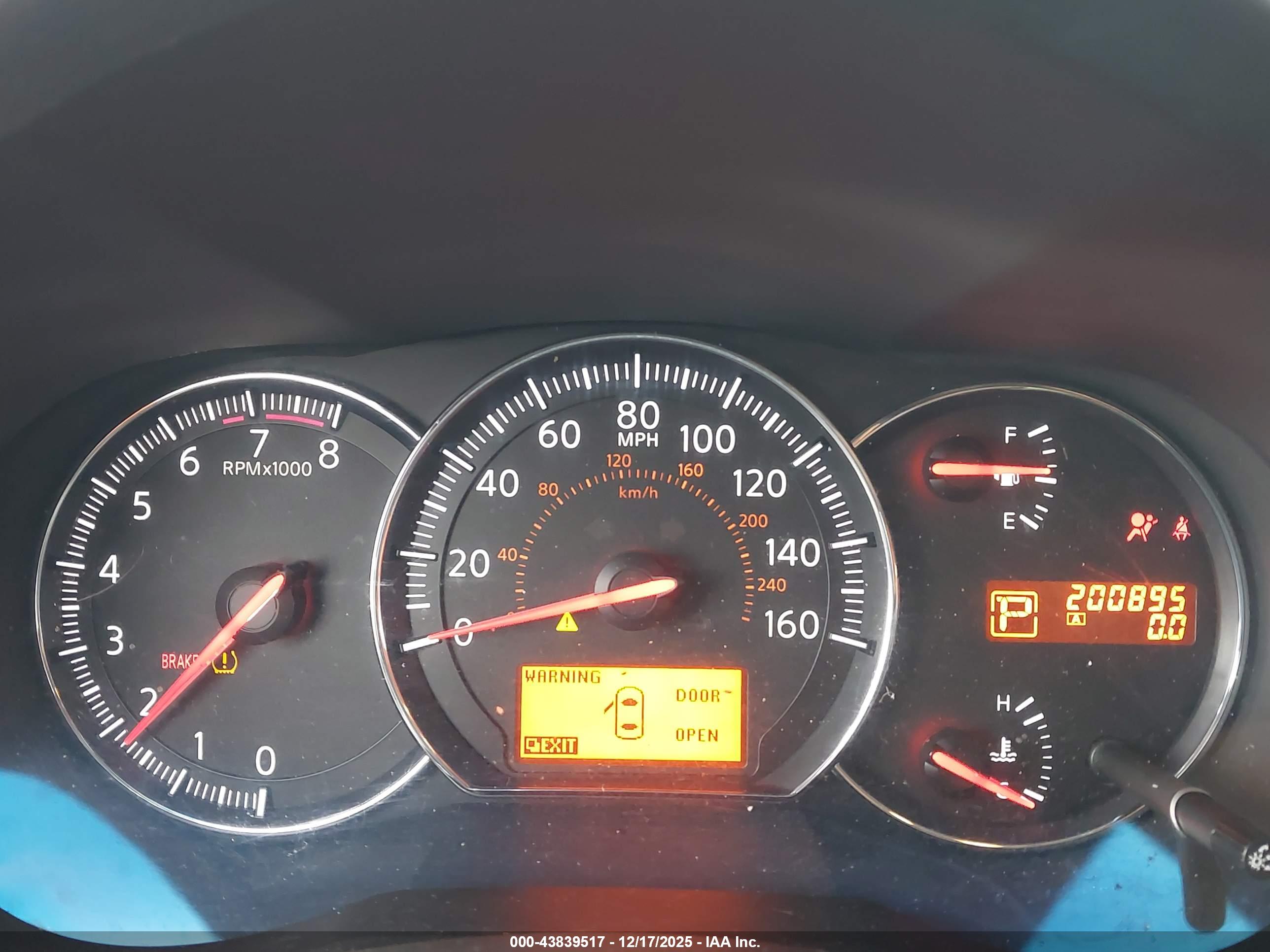 NISSAN MAXIMA image 7