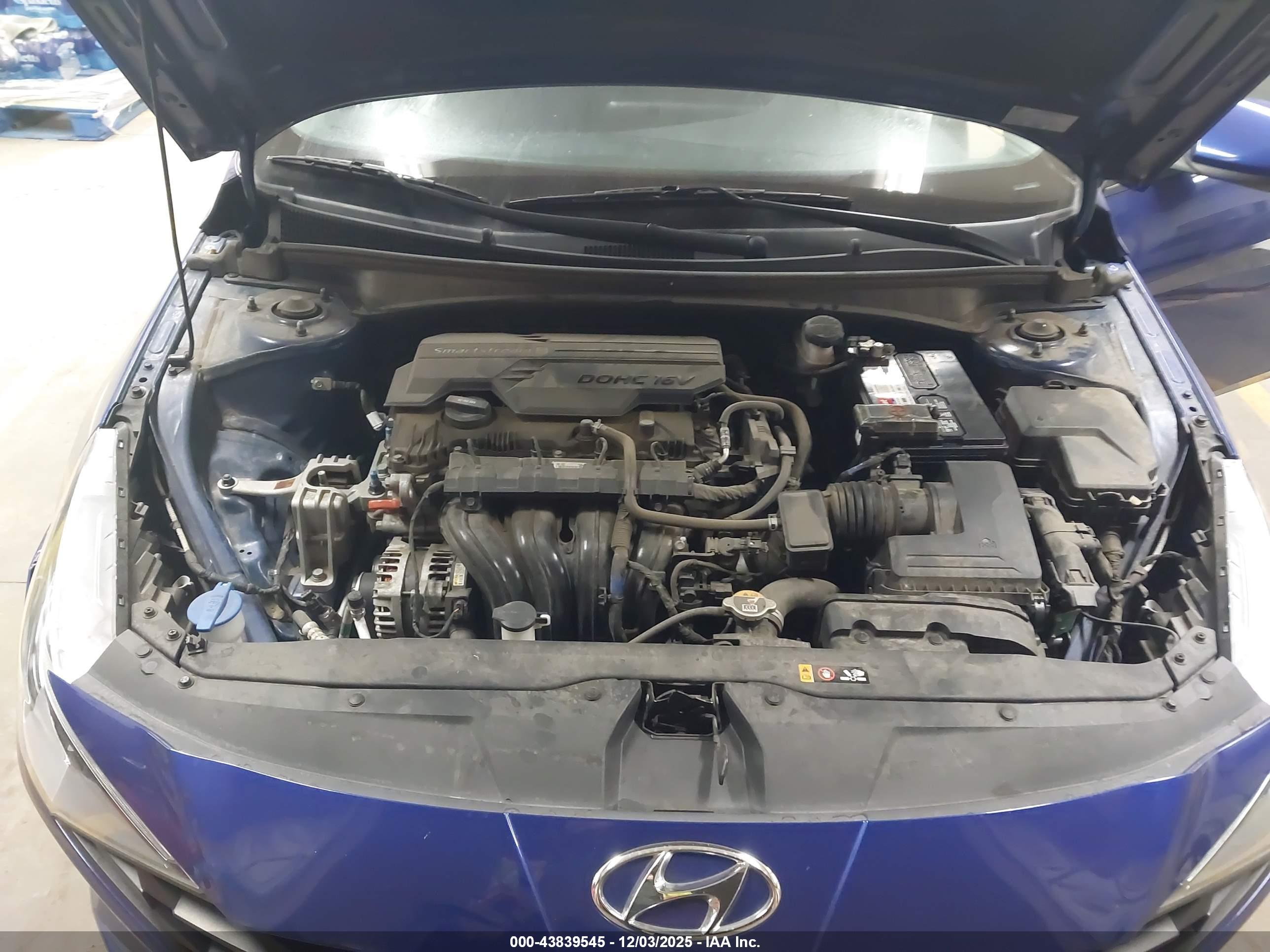 HYUNDAI ELANTRA image 10