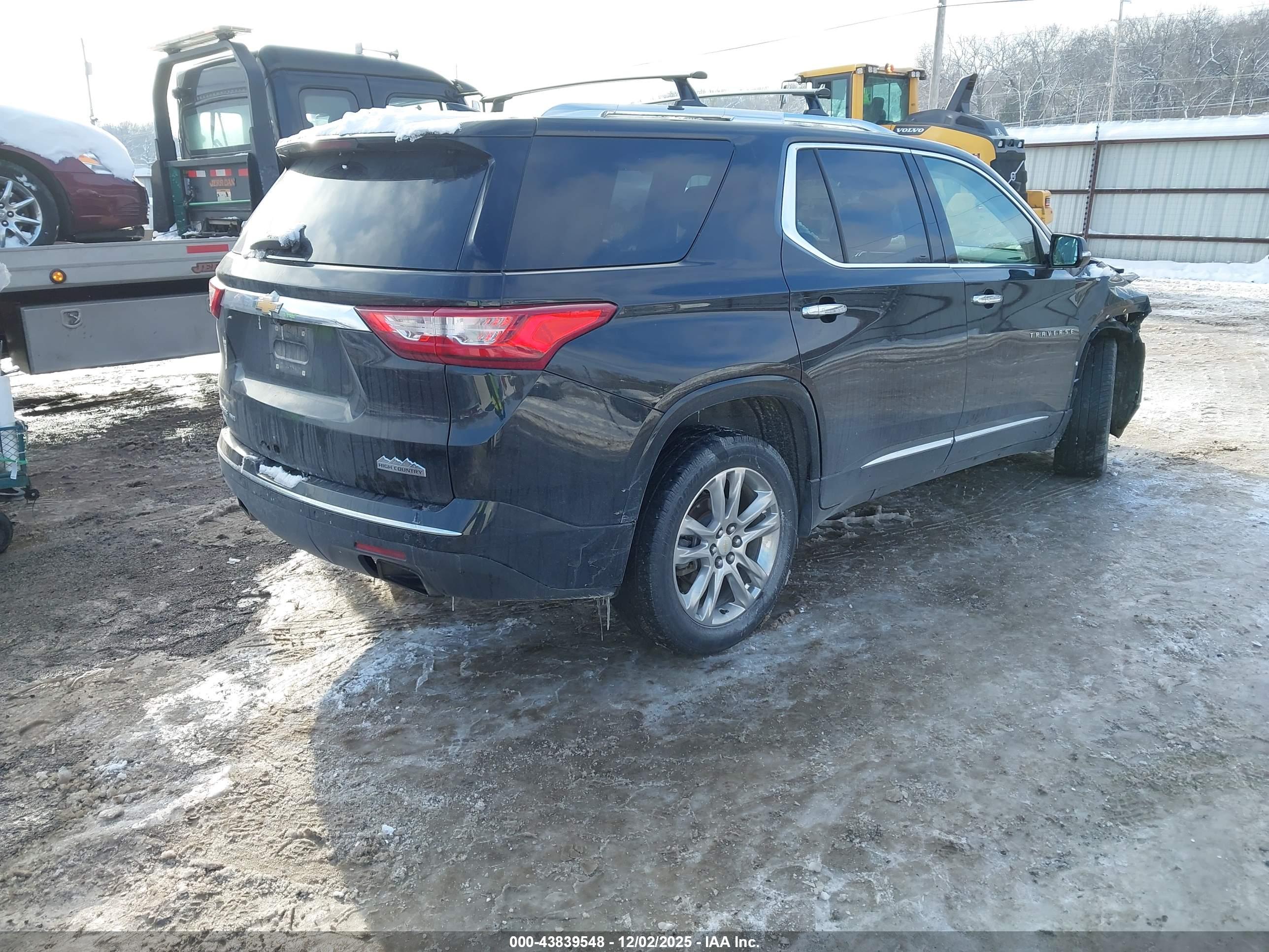 CHEVROLET TRAVERSE image 4