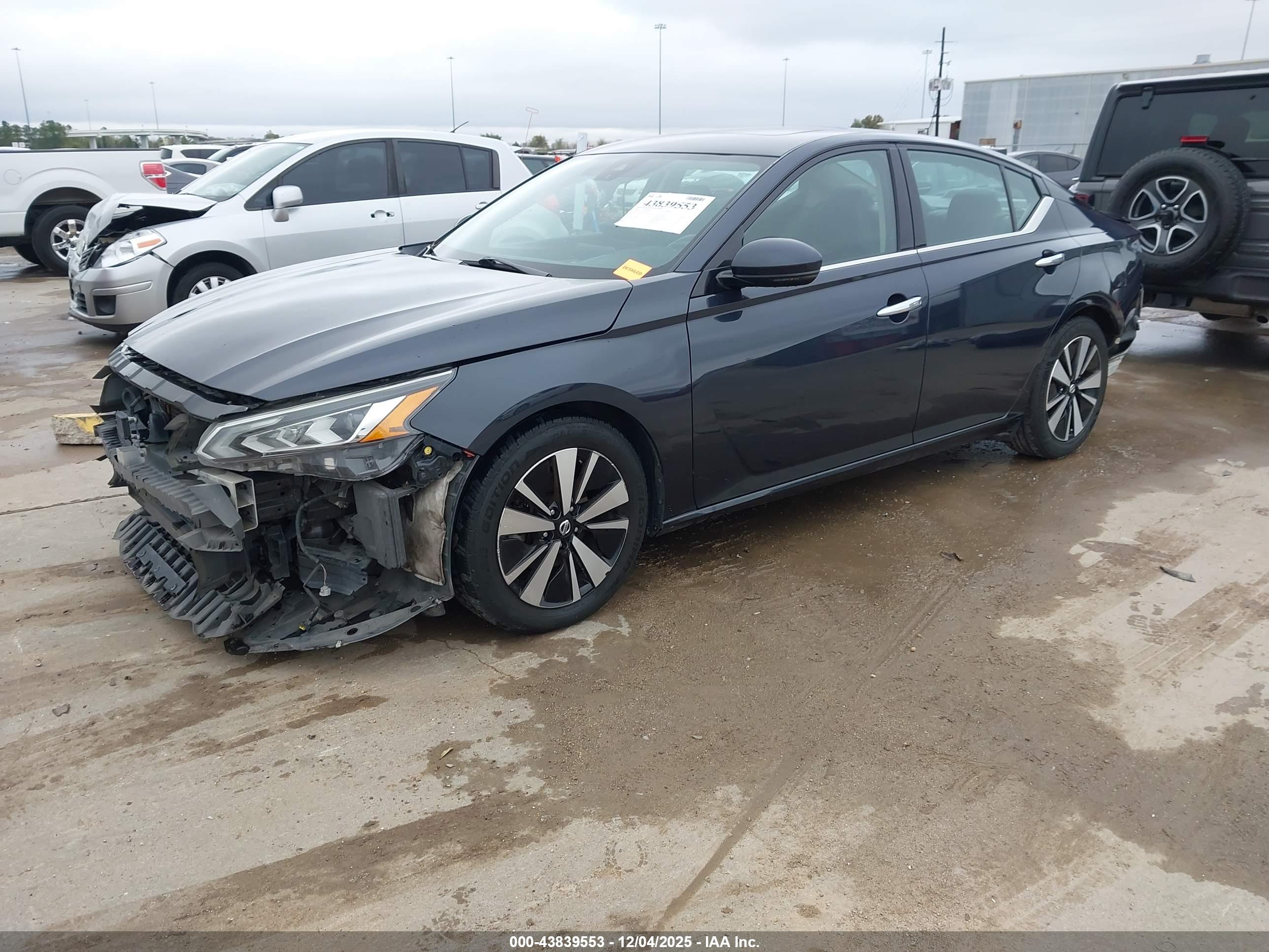 NISSAN ALTIMA image 2