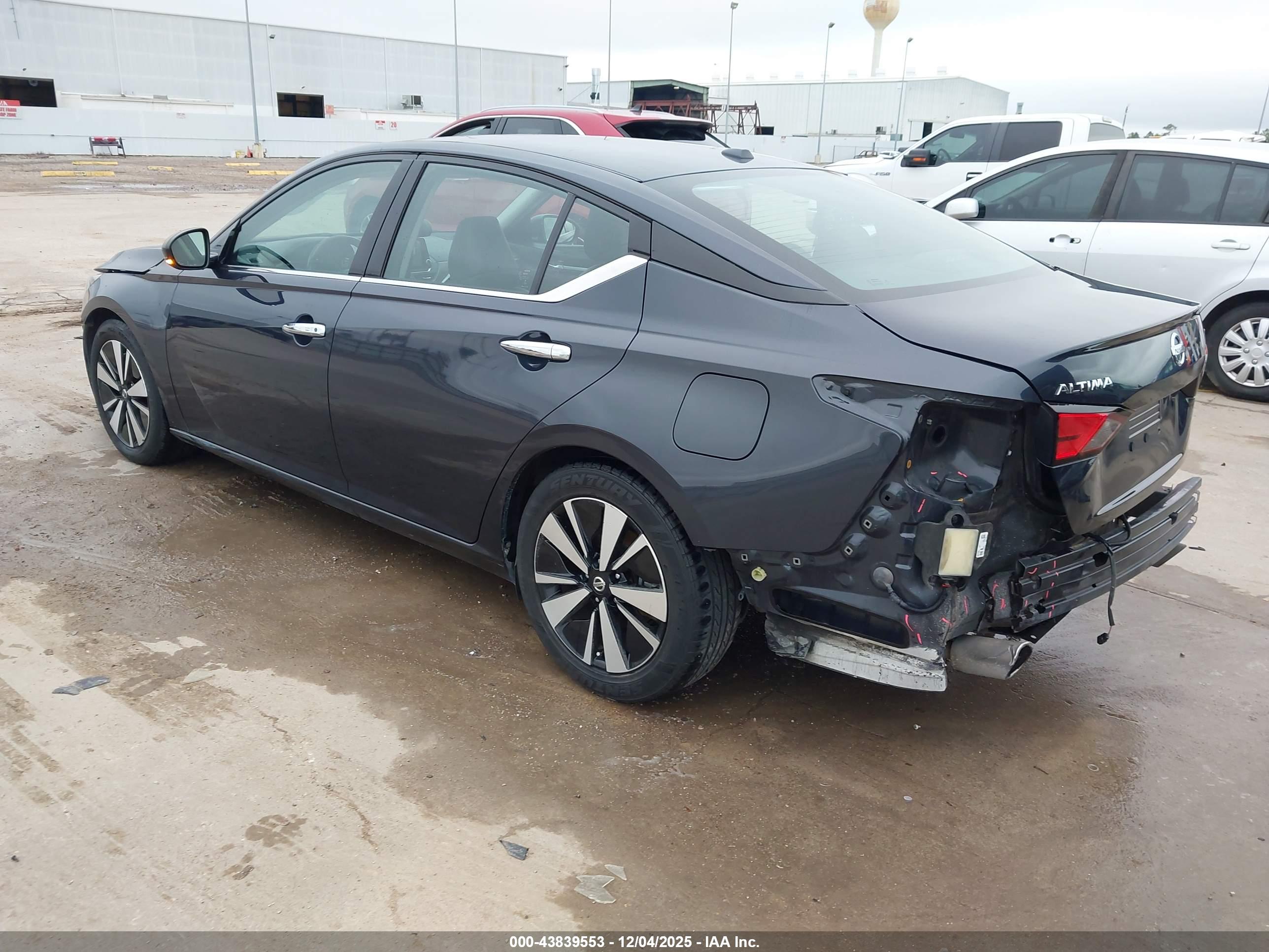 NISSAN ALTIMA image 3