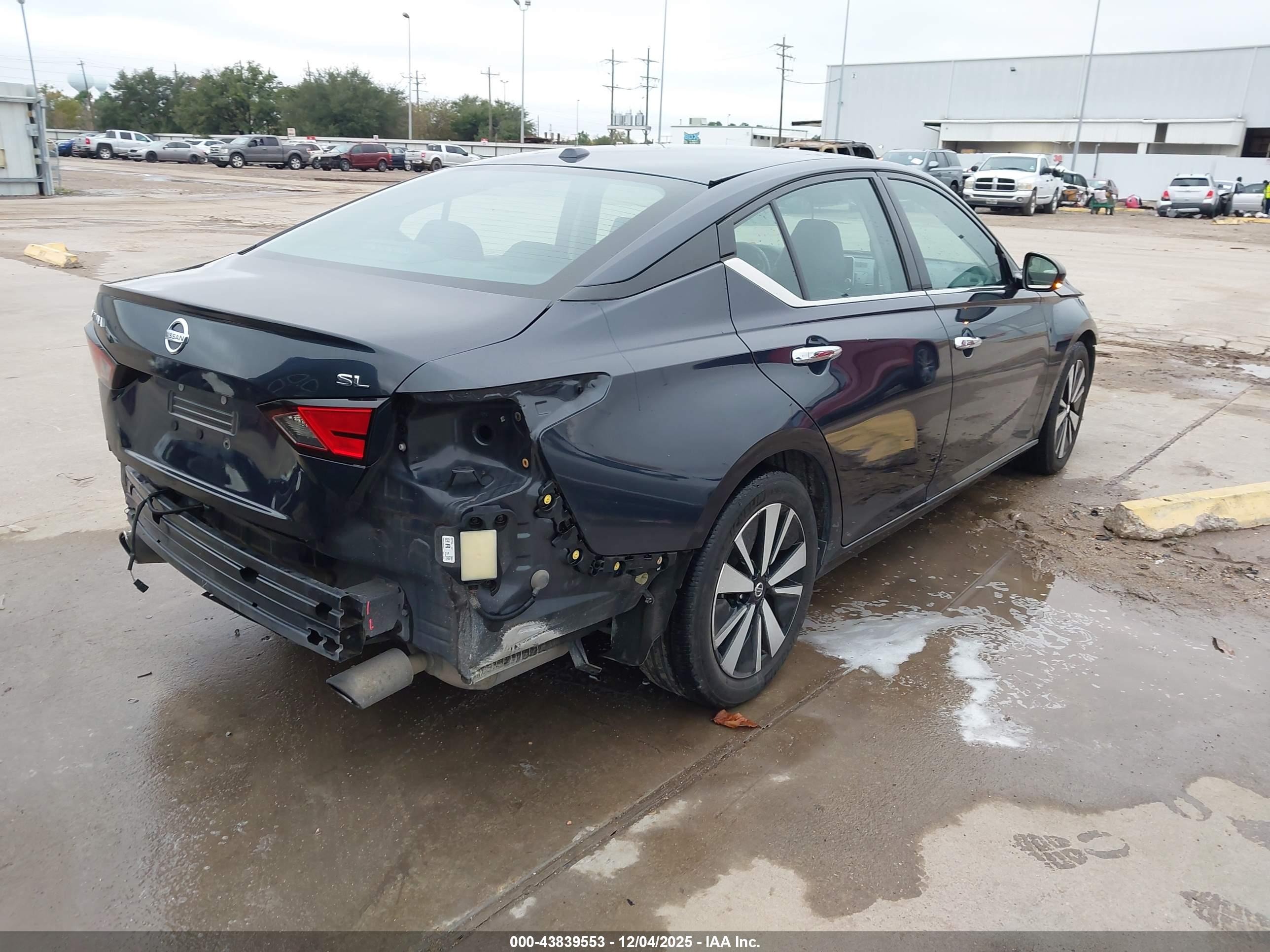 NISSAN ALTIMA image 4