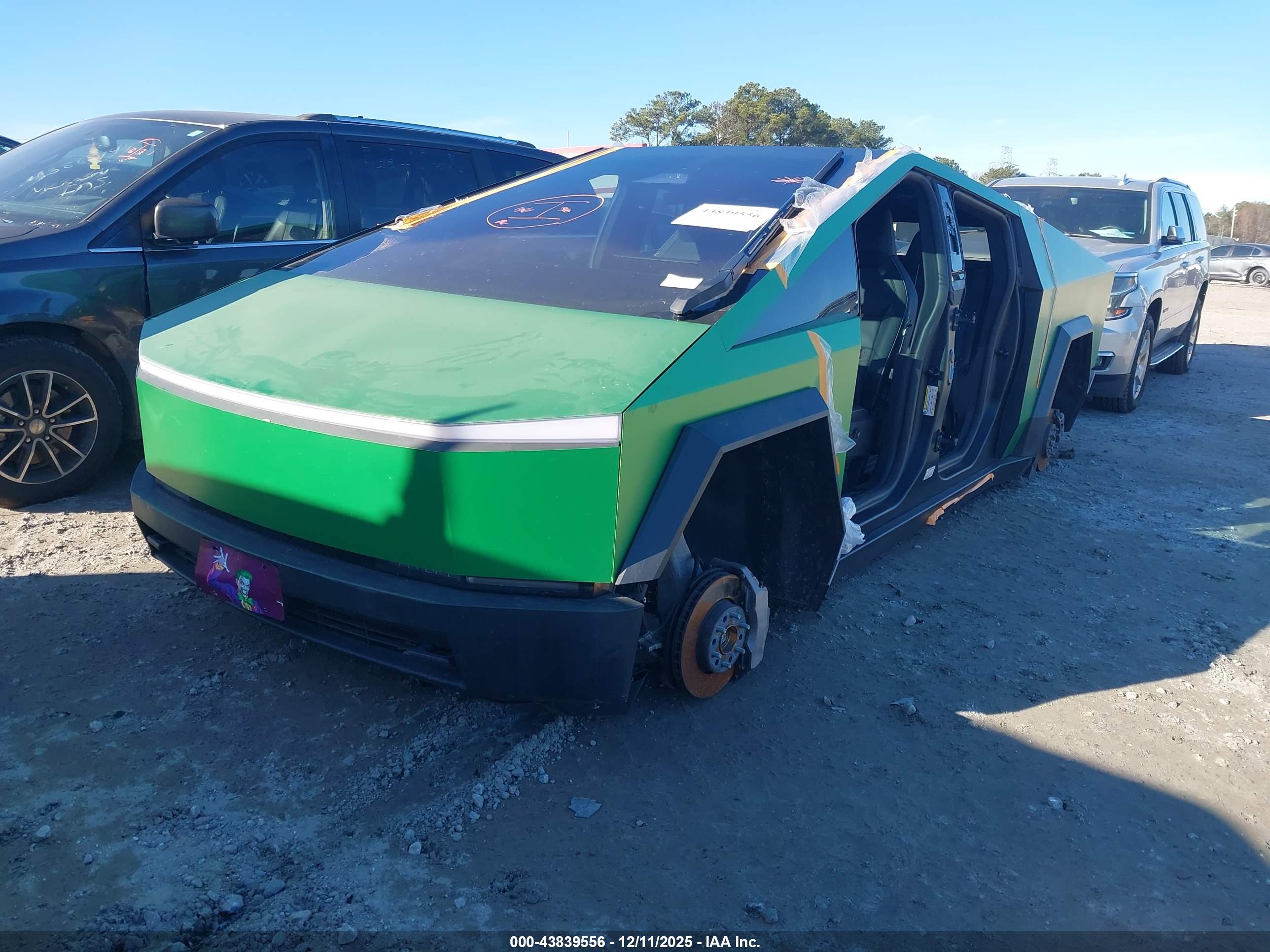 TESLA CYBERTRUCK image 2