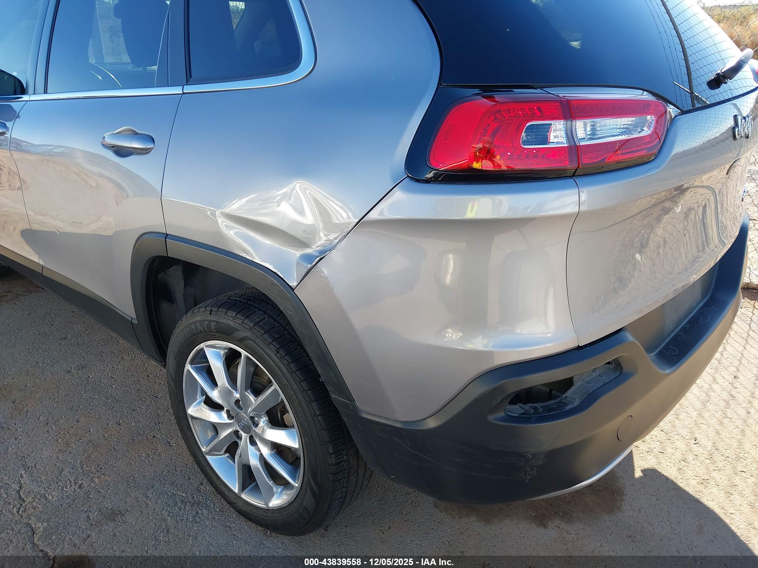 JEEP CHEROKEE image 6