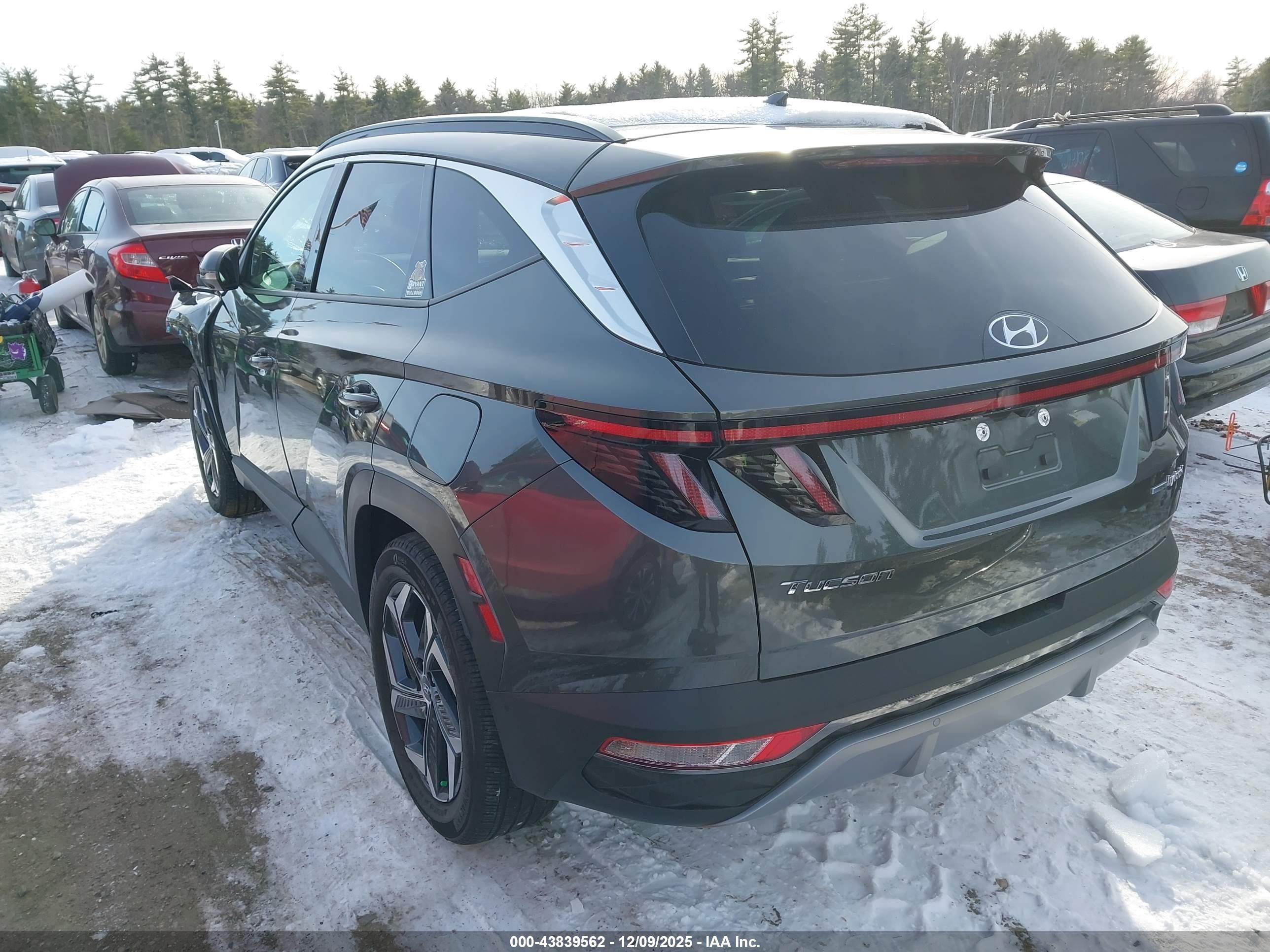 HYUNDAI TUCSON image 3