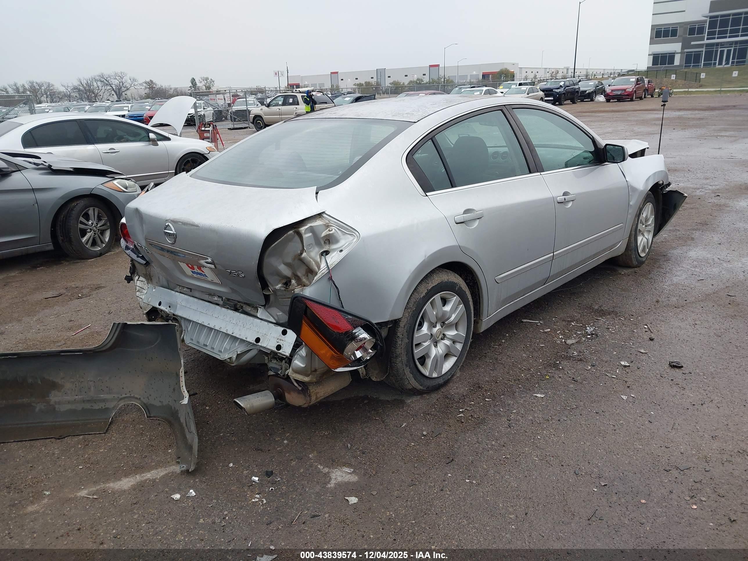 NISSAN ALTIMA image 4