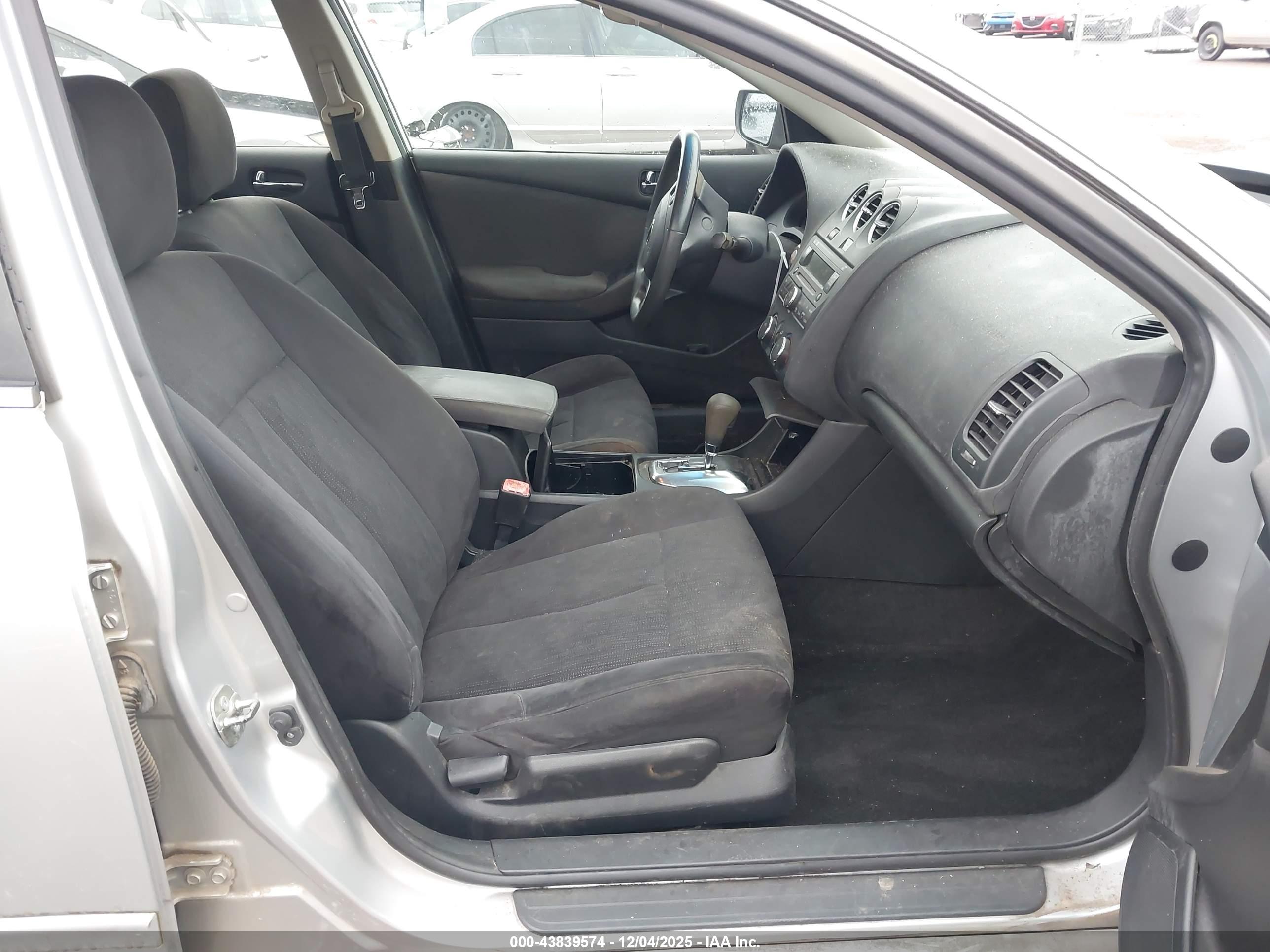 NISSAN ALTIMA image 5