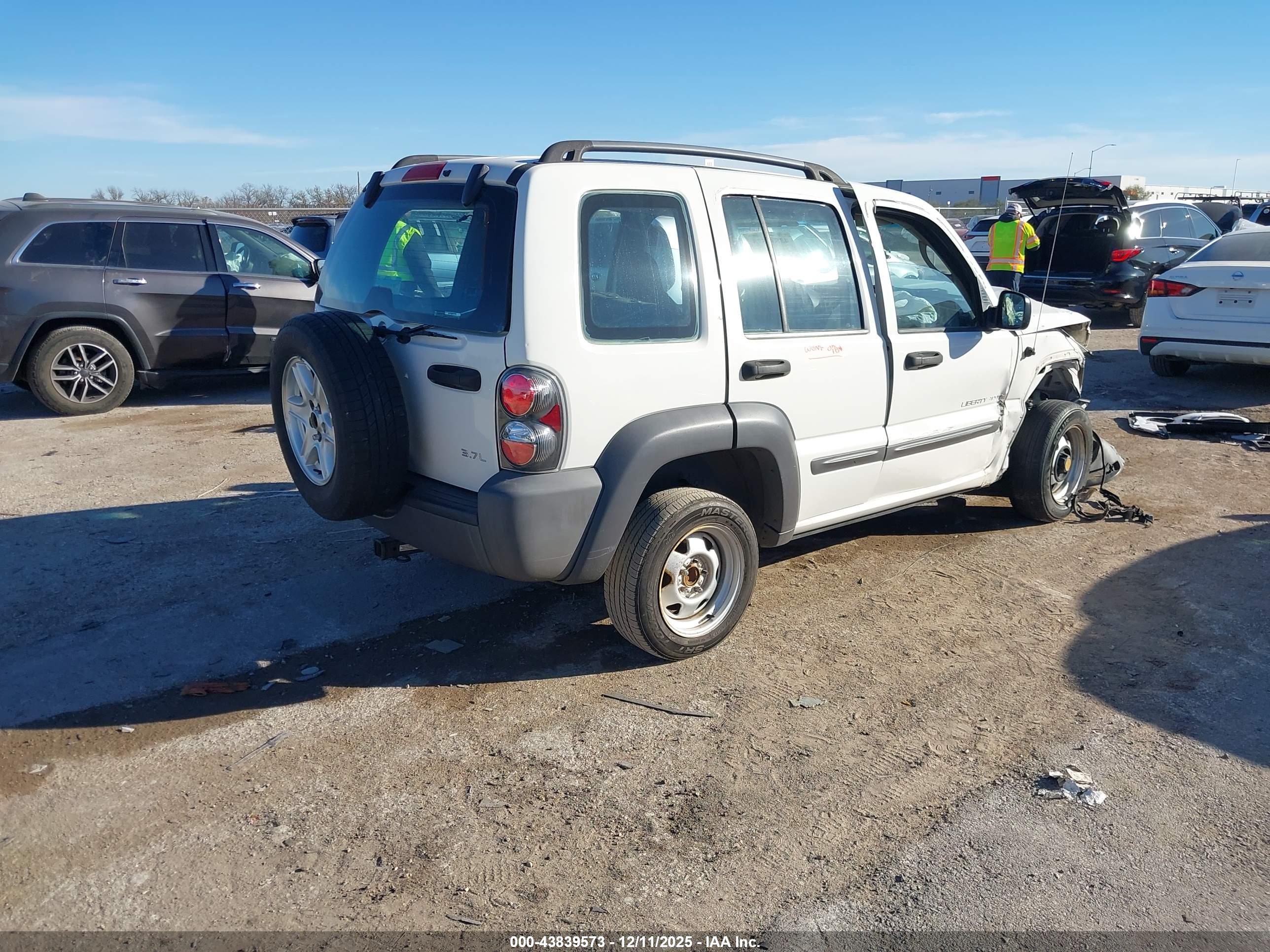 JEEP LIBERTY image 4