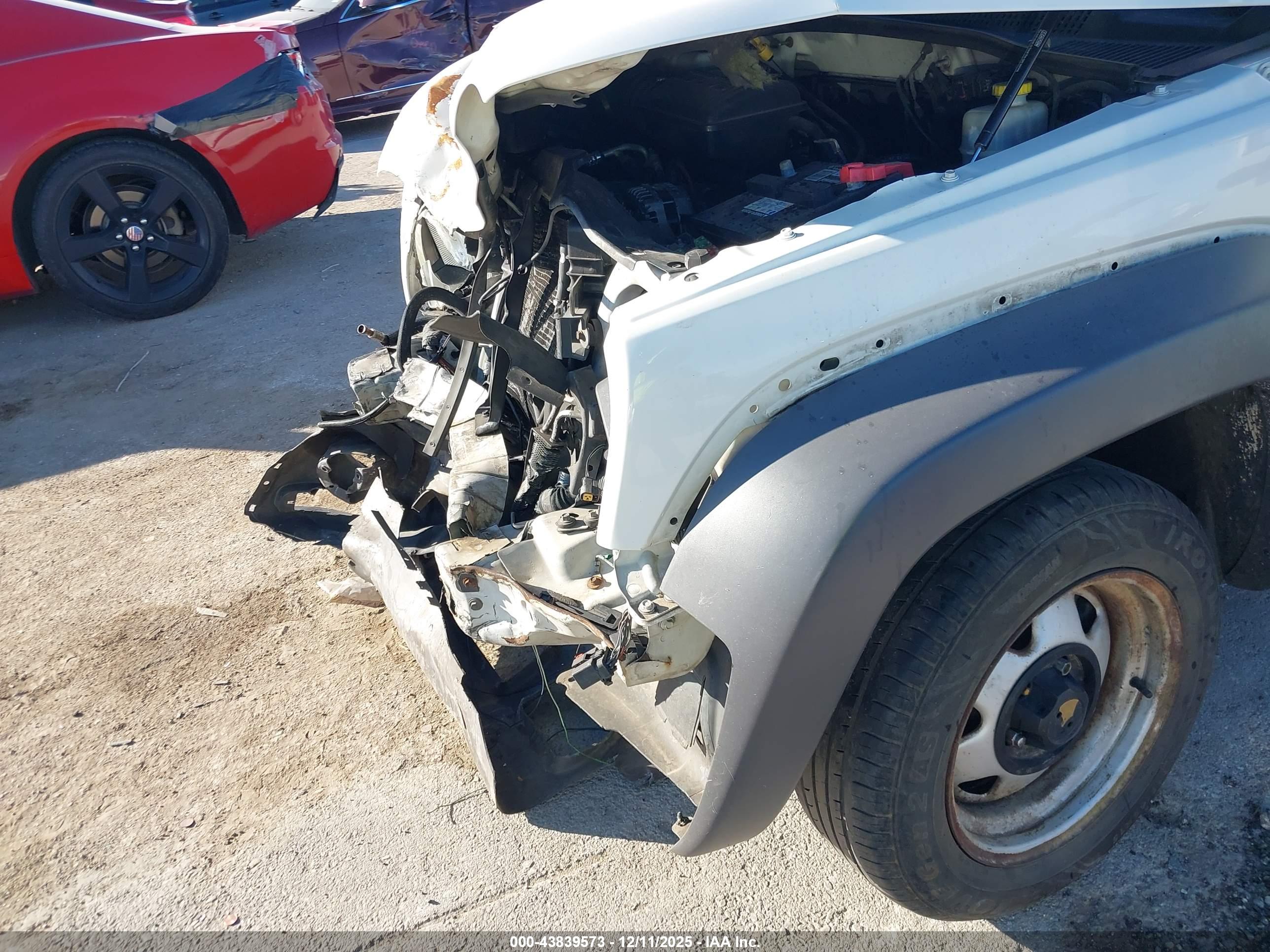 JEEP LIBERTY image 6