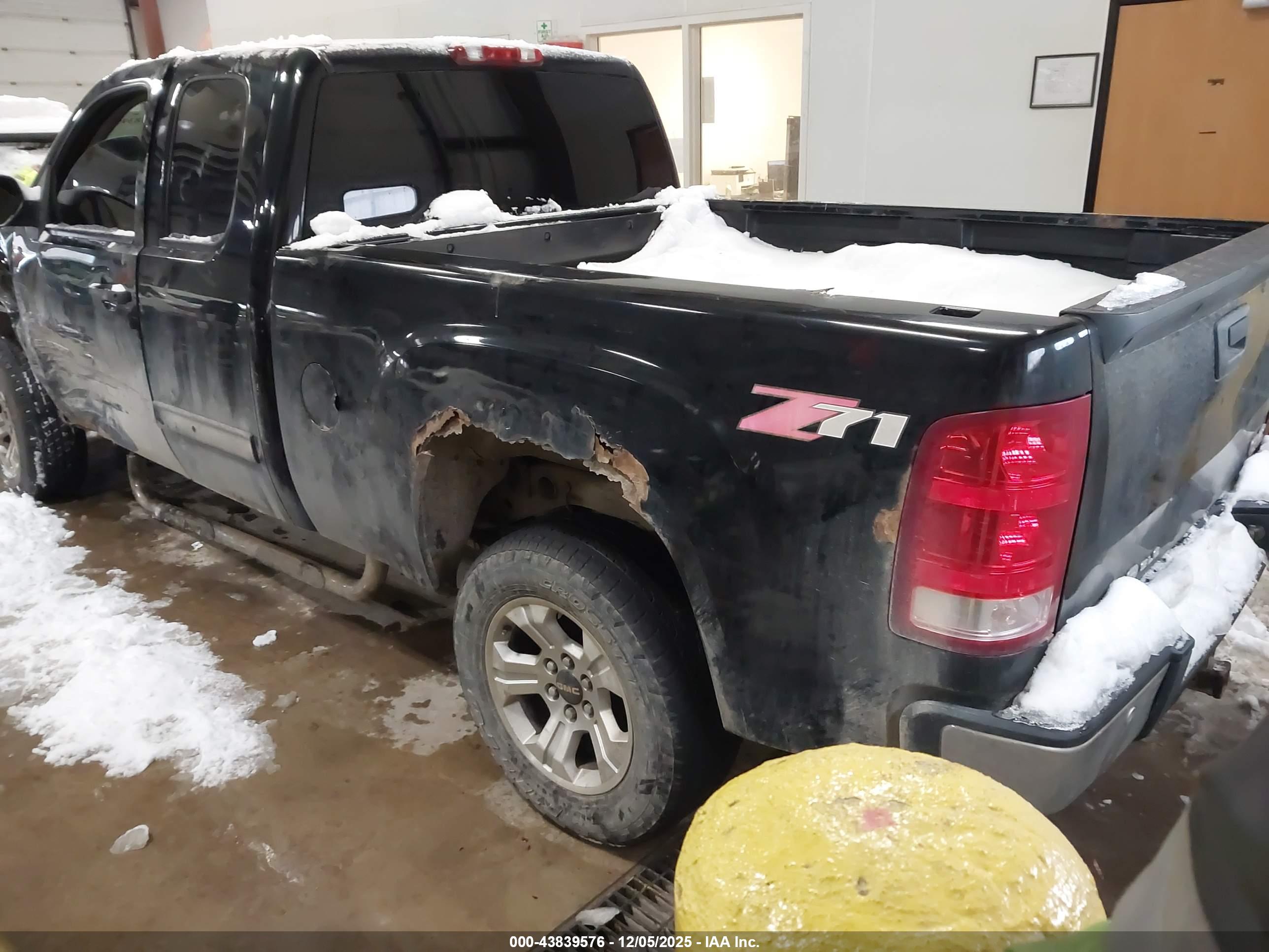 GMC SIERRA image 3