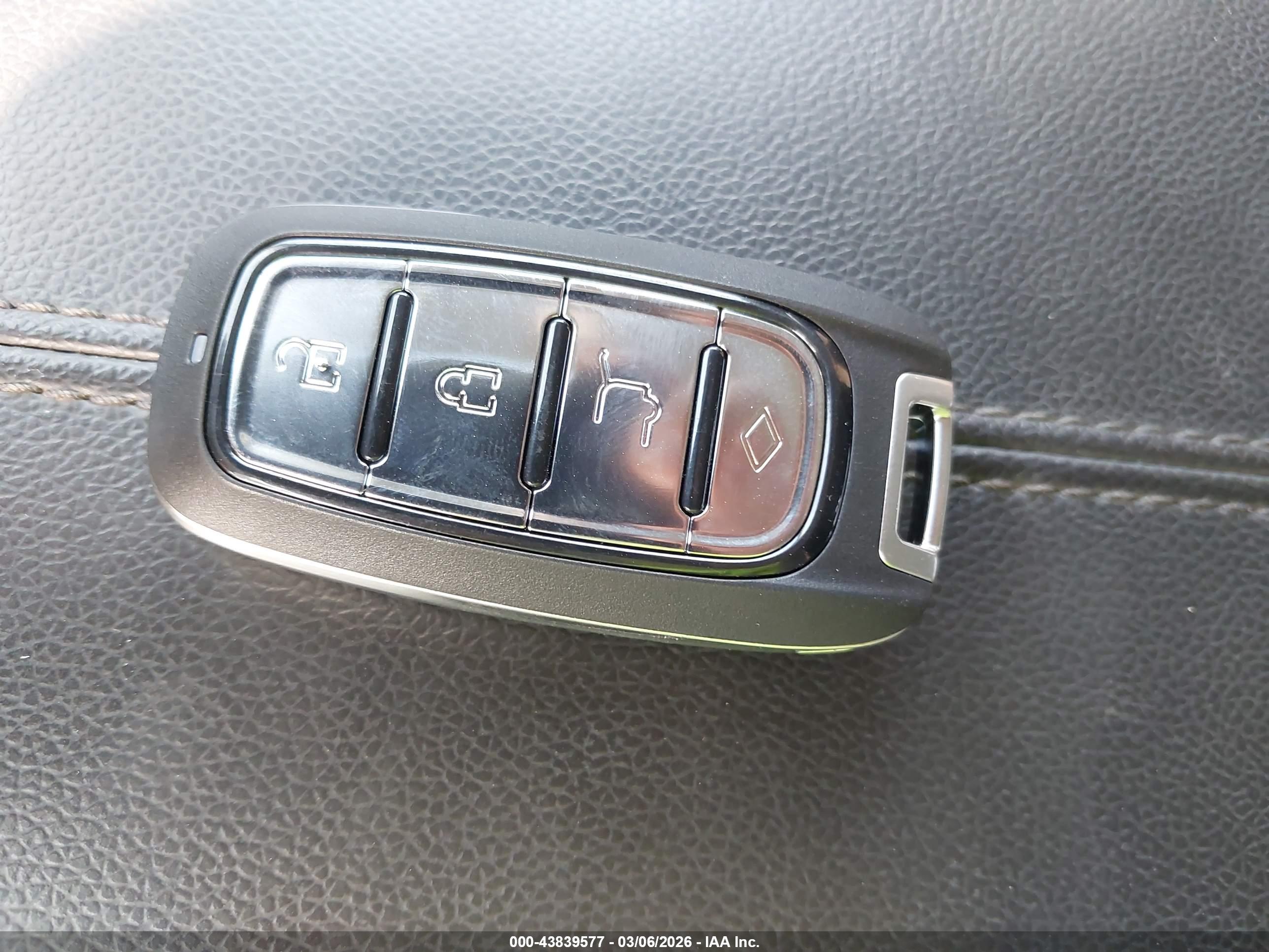 GMC TERRAIN image 11