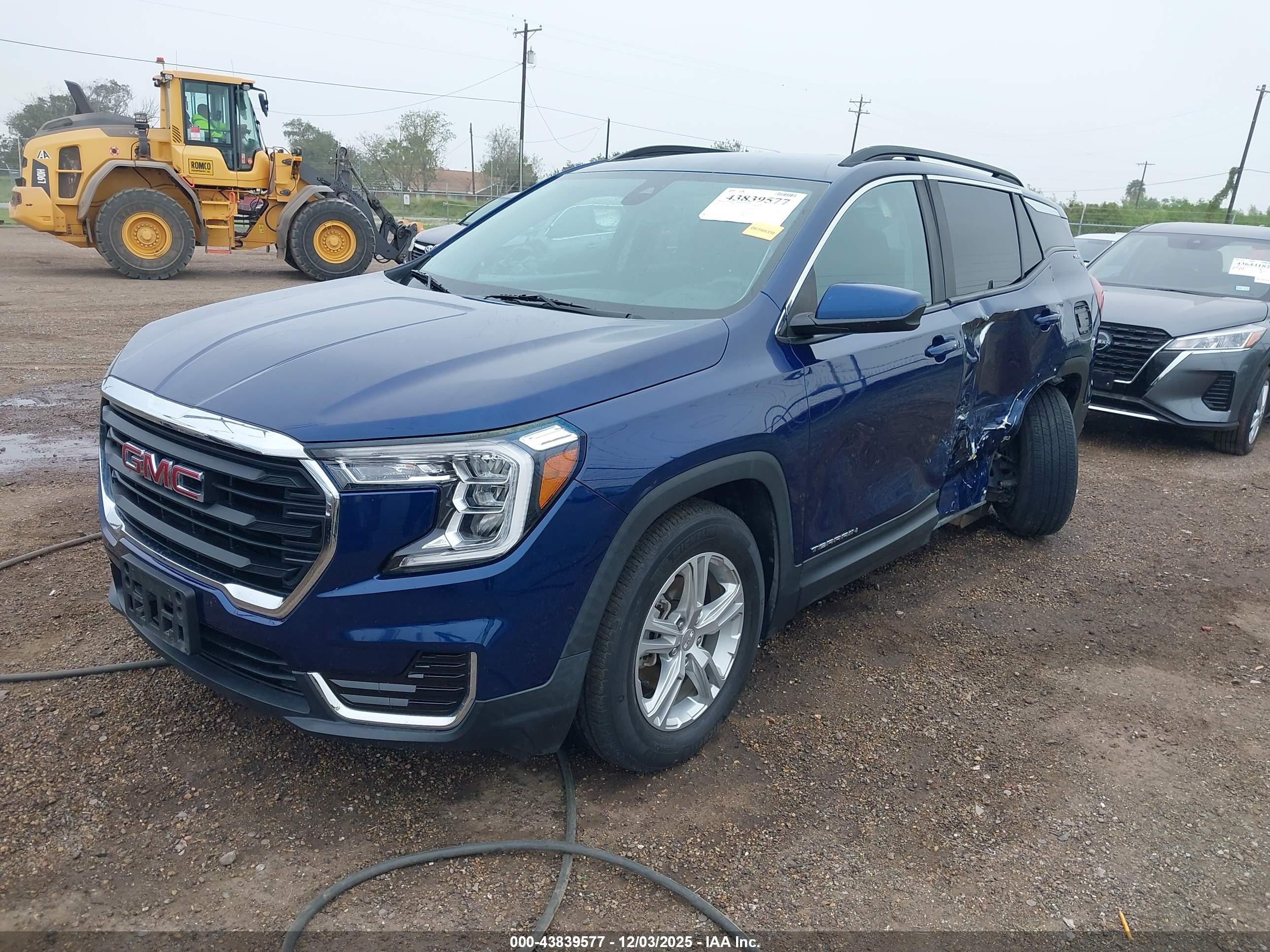 GMC TERRAIN image 2